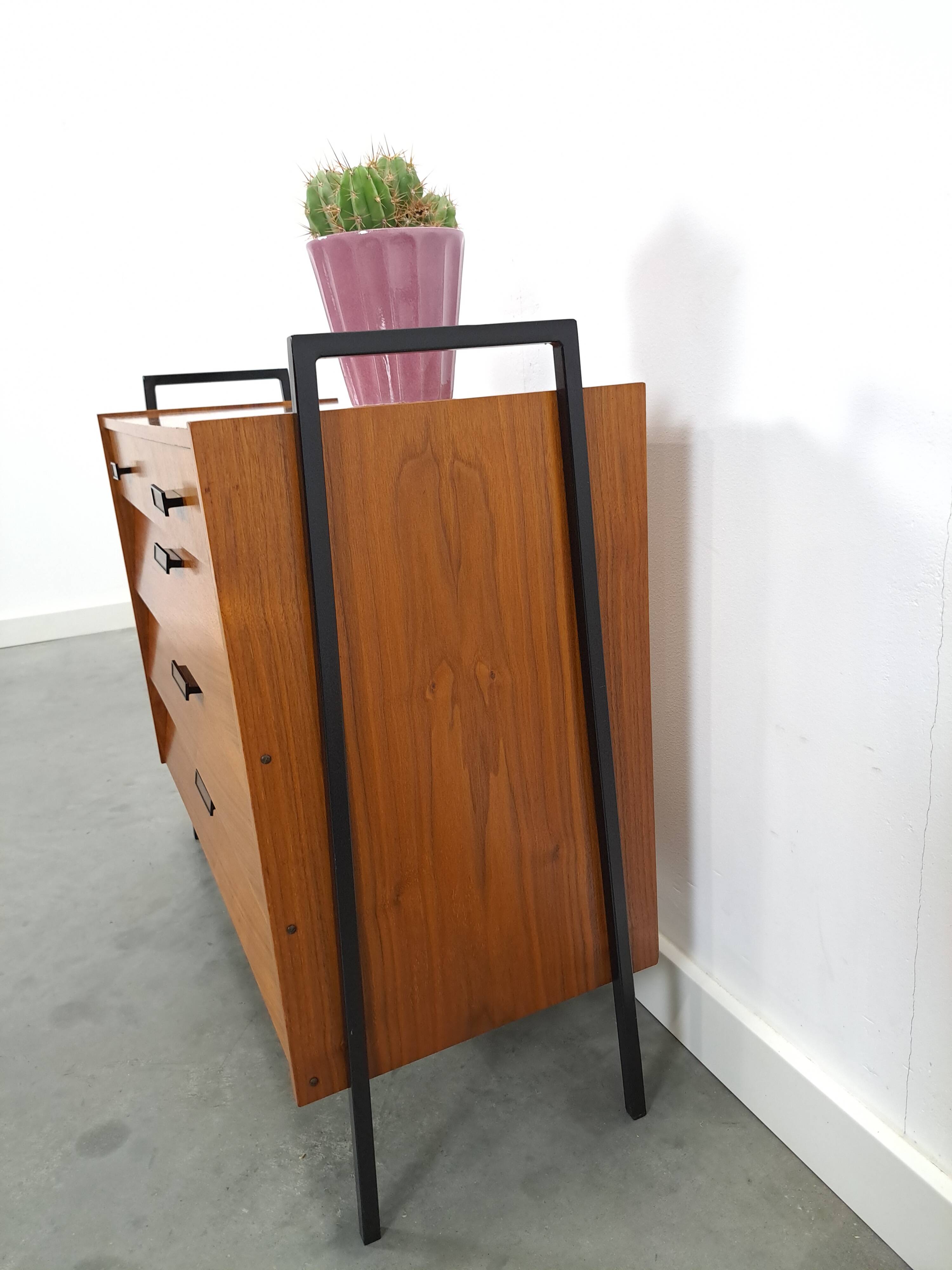 Teak schoenenkast met zwart metalen poten, nr. 2