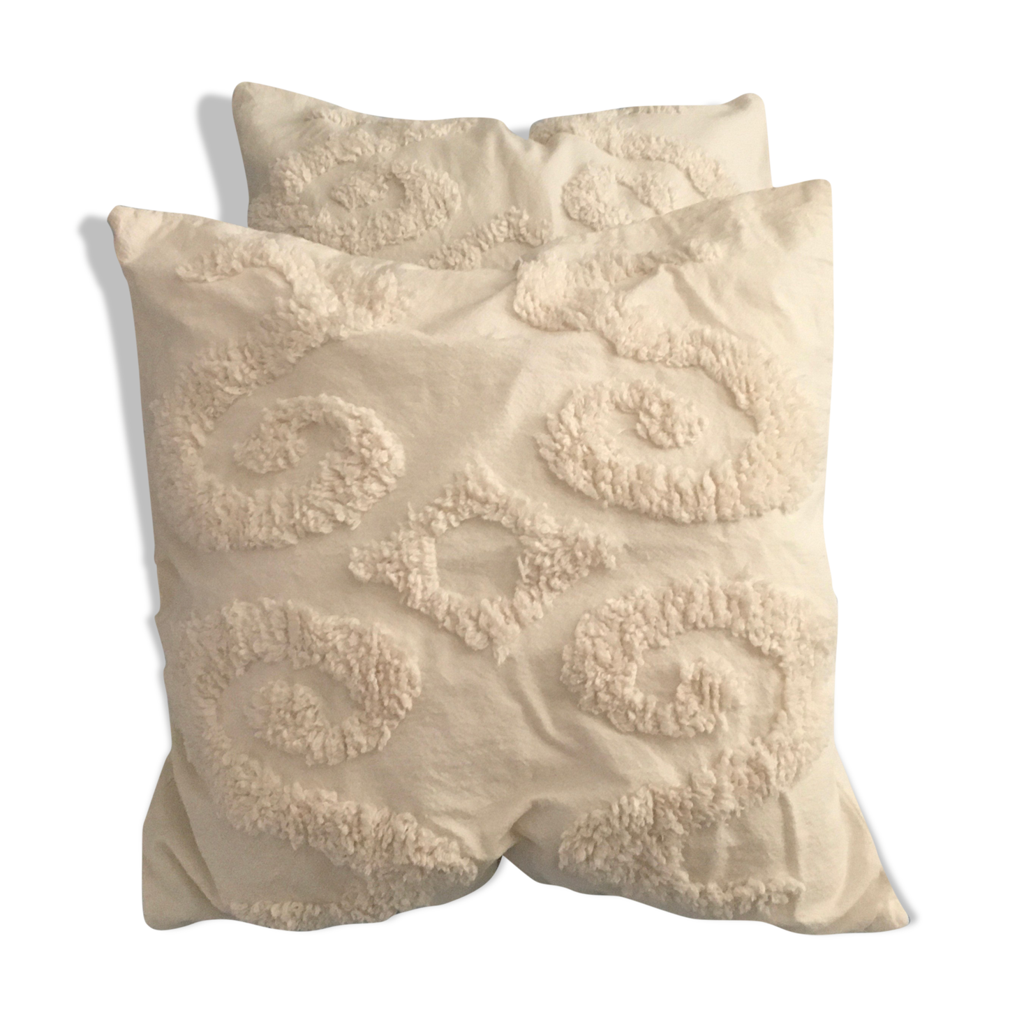 Duo of berber beige cushions