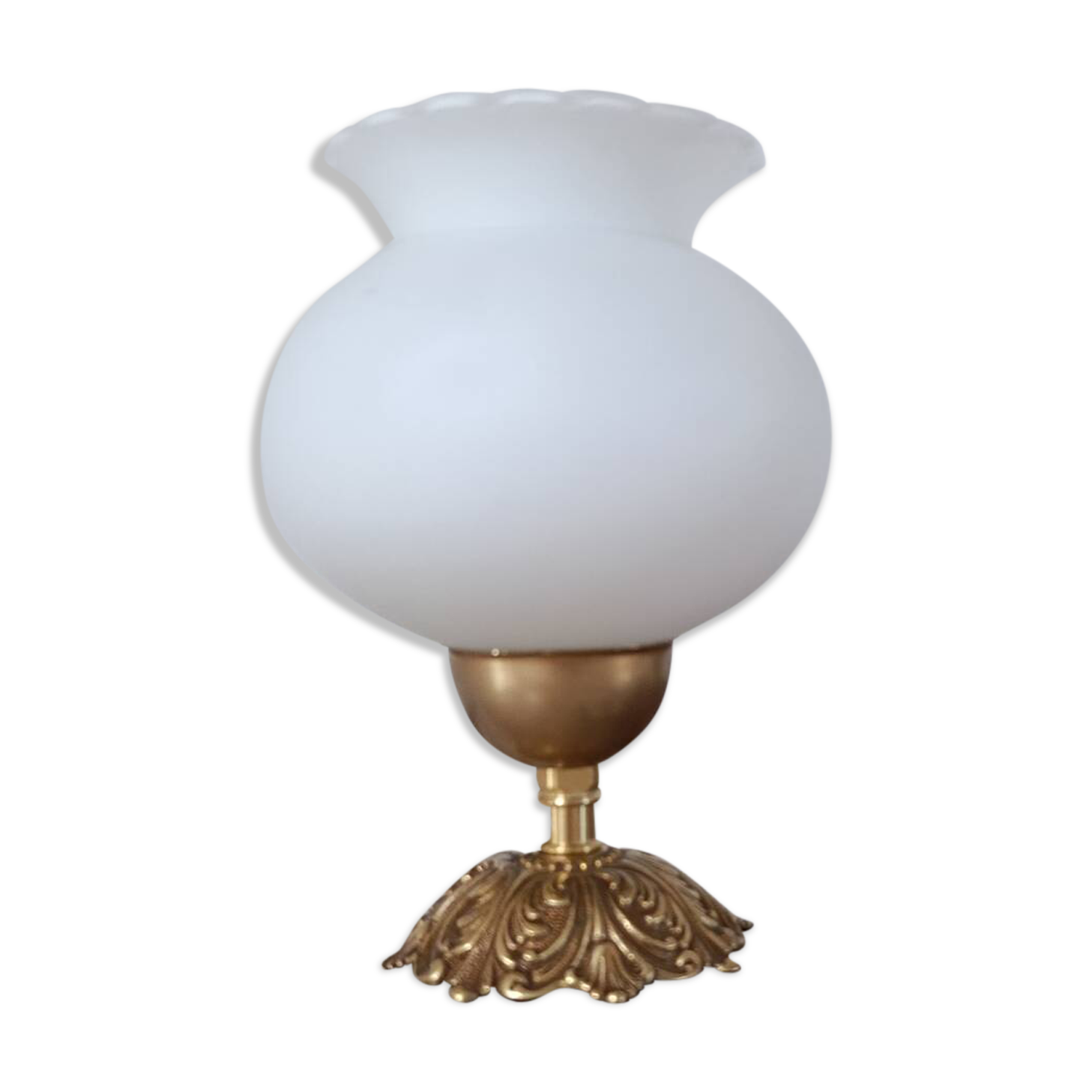 Lampe en bronze et opaline