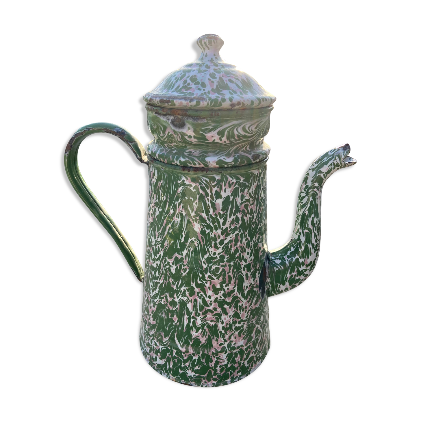 Old enamelled coffee maker