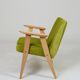 Fauteuil vintage en velours vert poire, bois naturel huilé.
