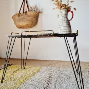 Table basse d'appoint en métal noir et scoubidou
