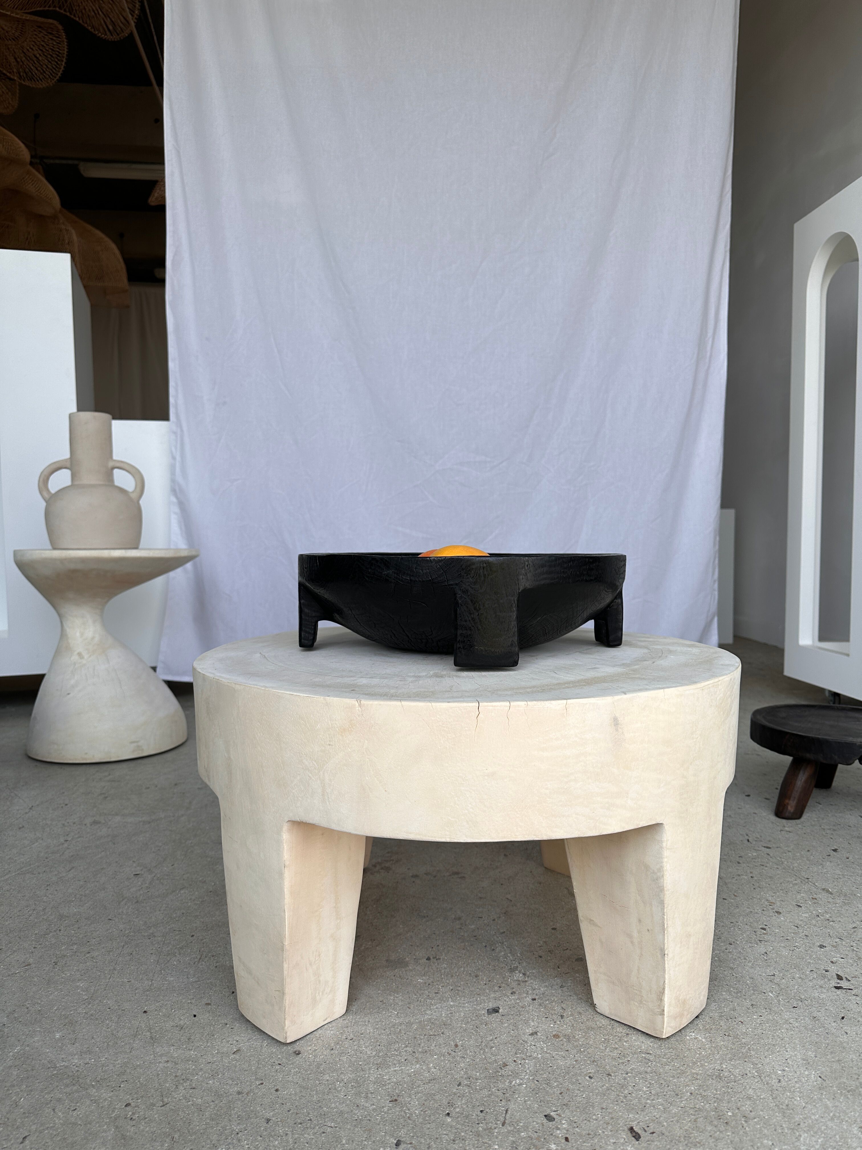 Cut in monoxyl mango wood