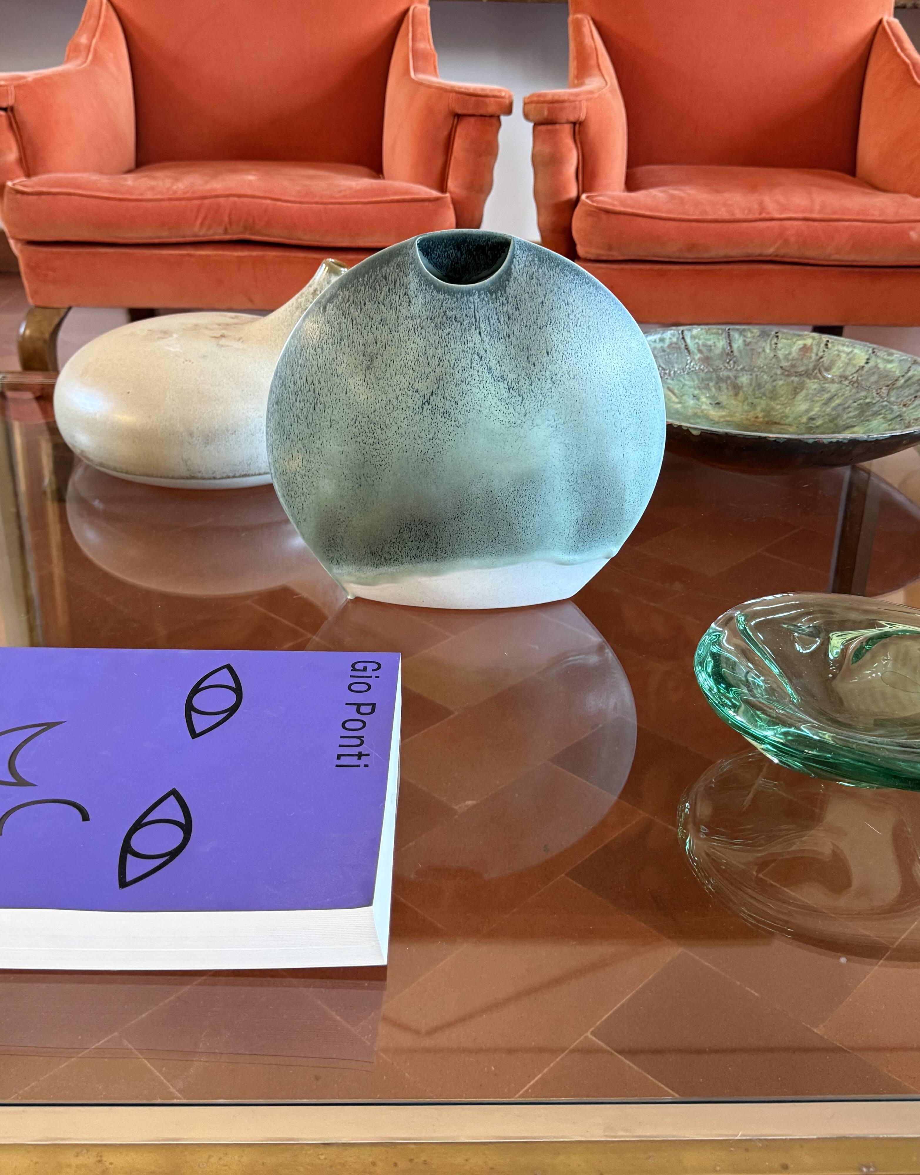 Vase soliflore en céramique bleue, France 1970