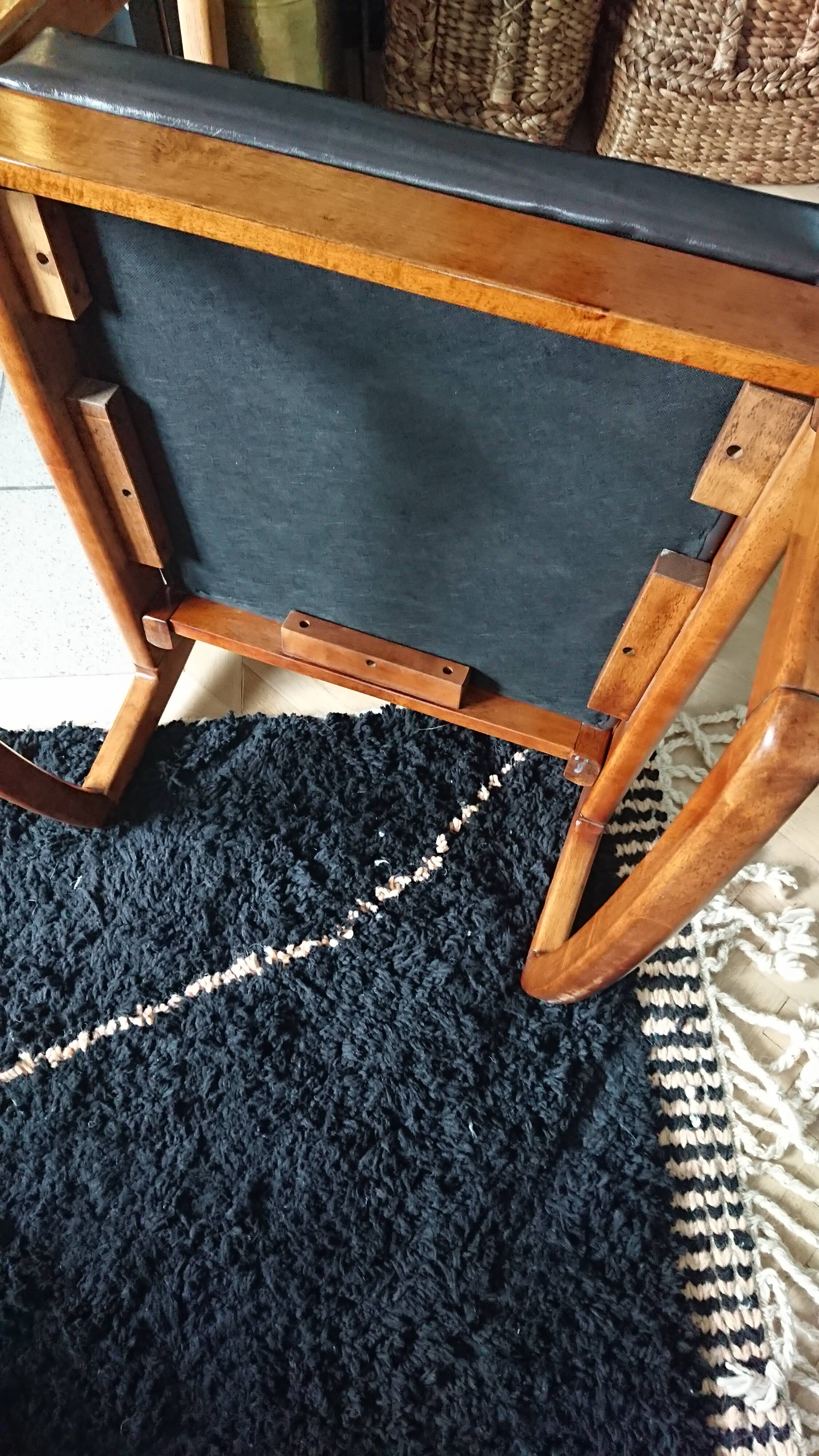 Rocking-chair in teak and skai