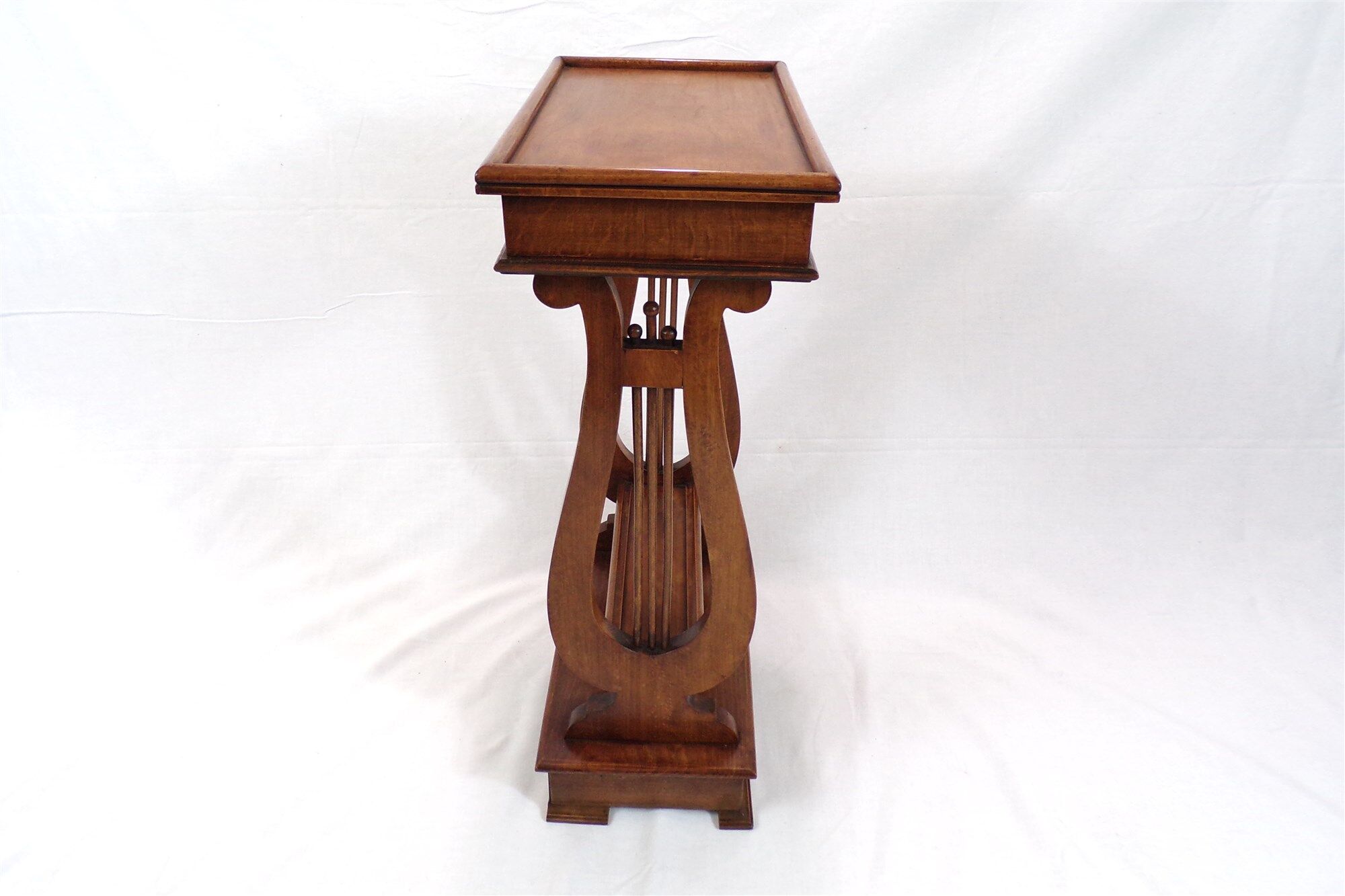 Side table, sofa tip, music theme