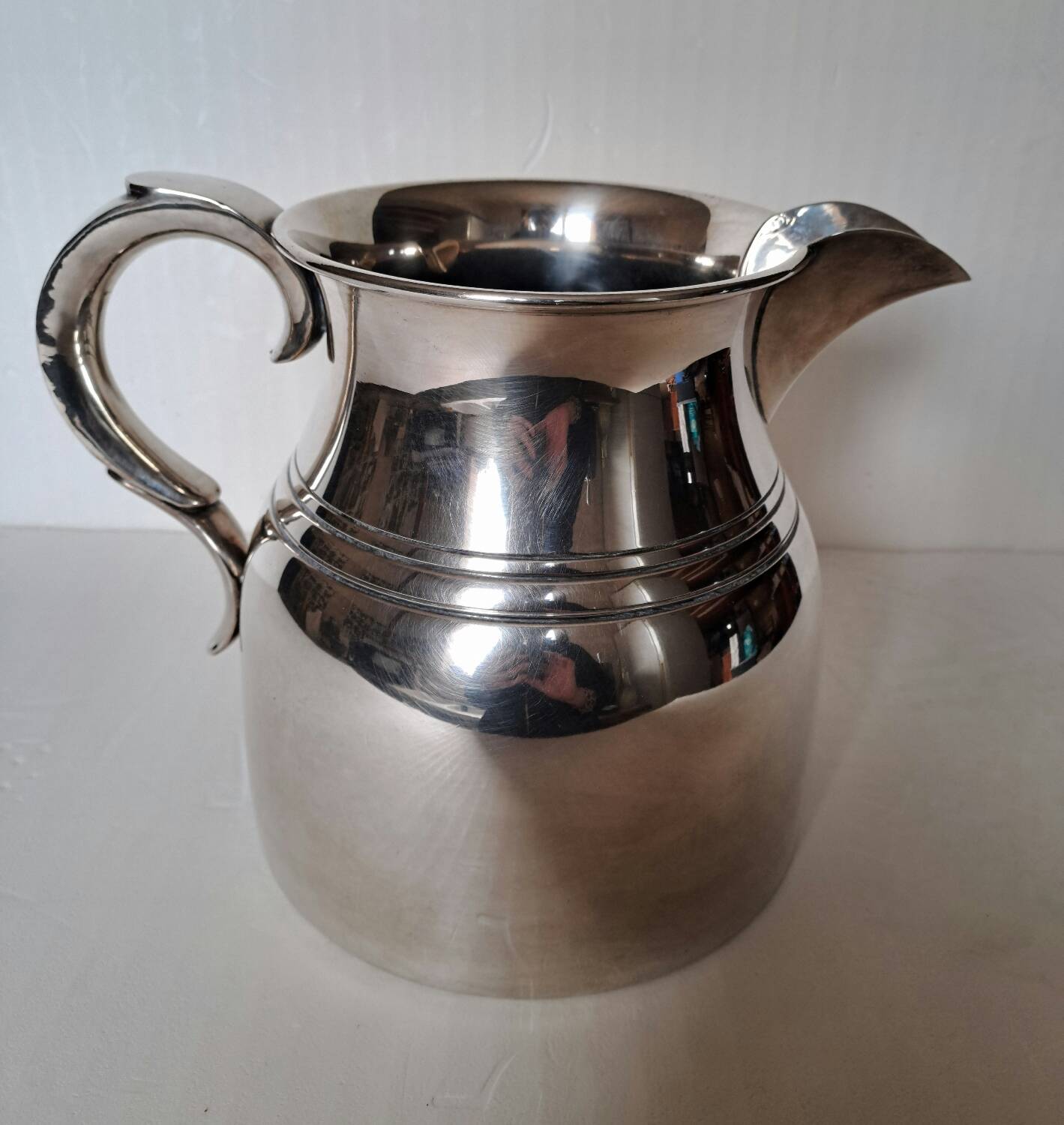 Almazan silver-plated metal jug