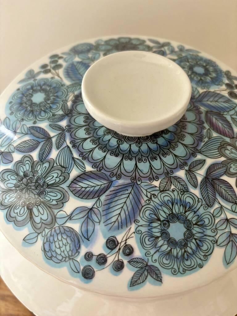 Sublime blue flower soup tureen, Spanish Pontesa porcelain