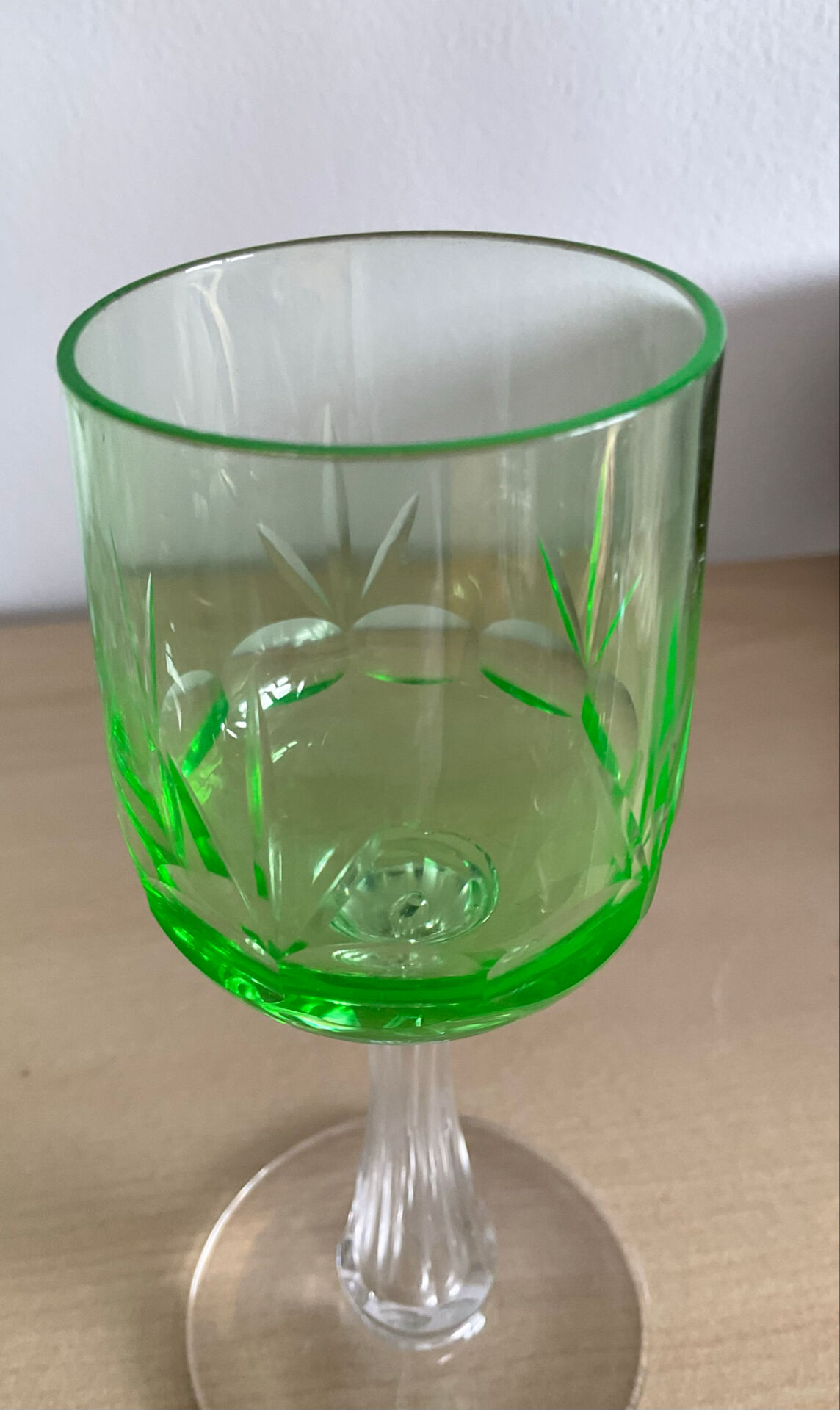 Set of 10 uraline glasses from the 1970s.