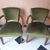 Paire de bridges en velours vert et bois foncé