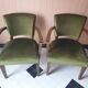 Paire de bridges en velours vert et bois foncé