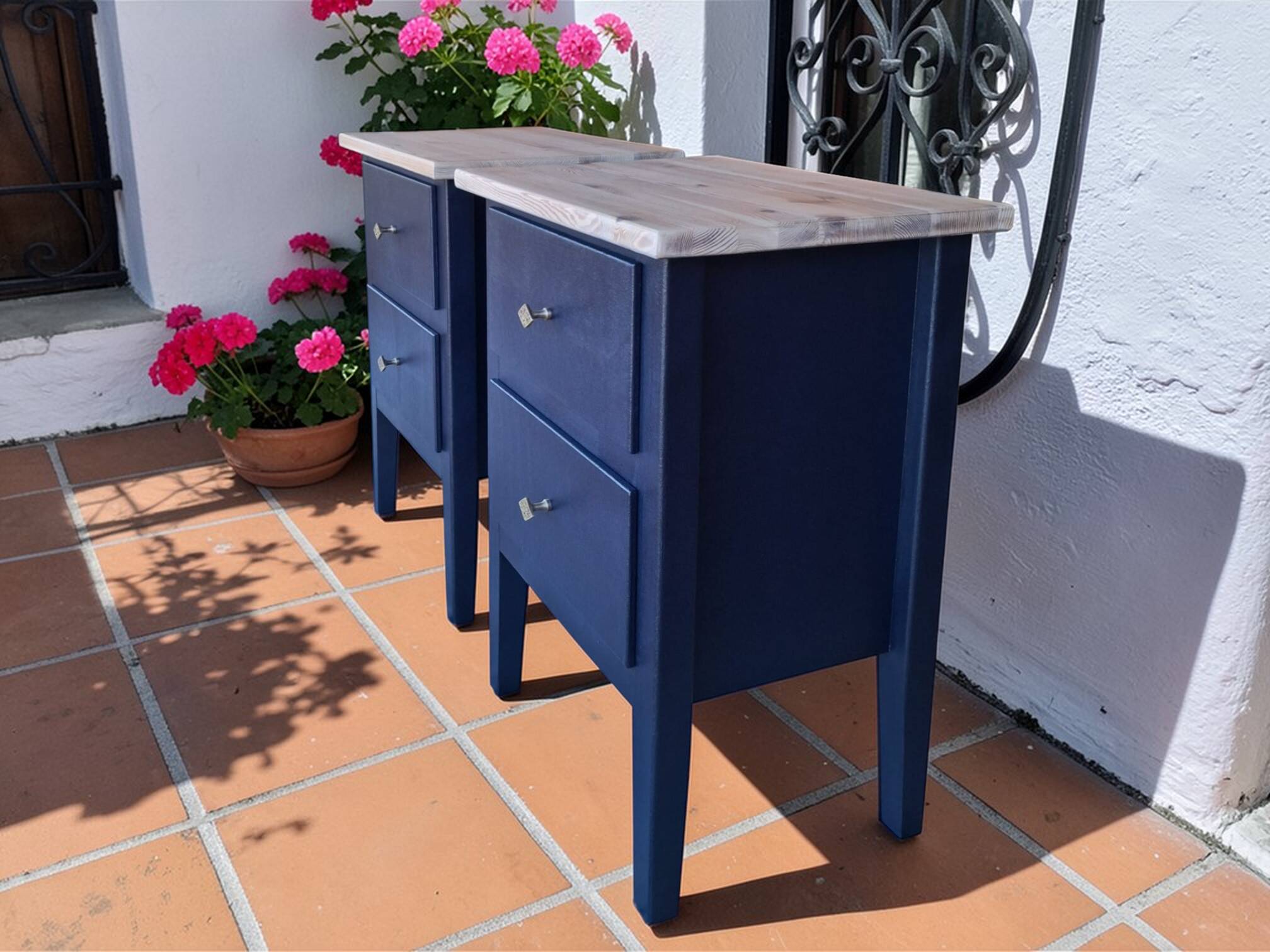 Tables de chevet MCM vintage – Bleu foncé, tiroirs et poignées laiton