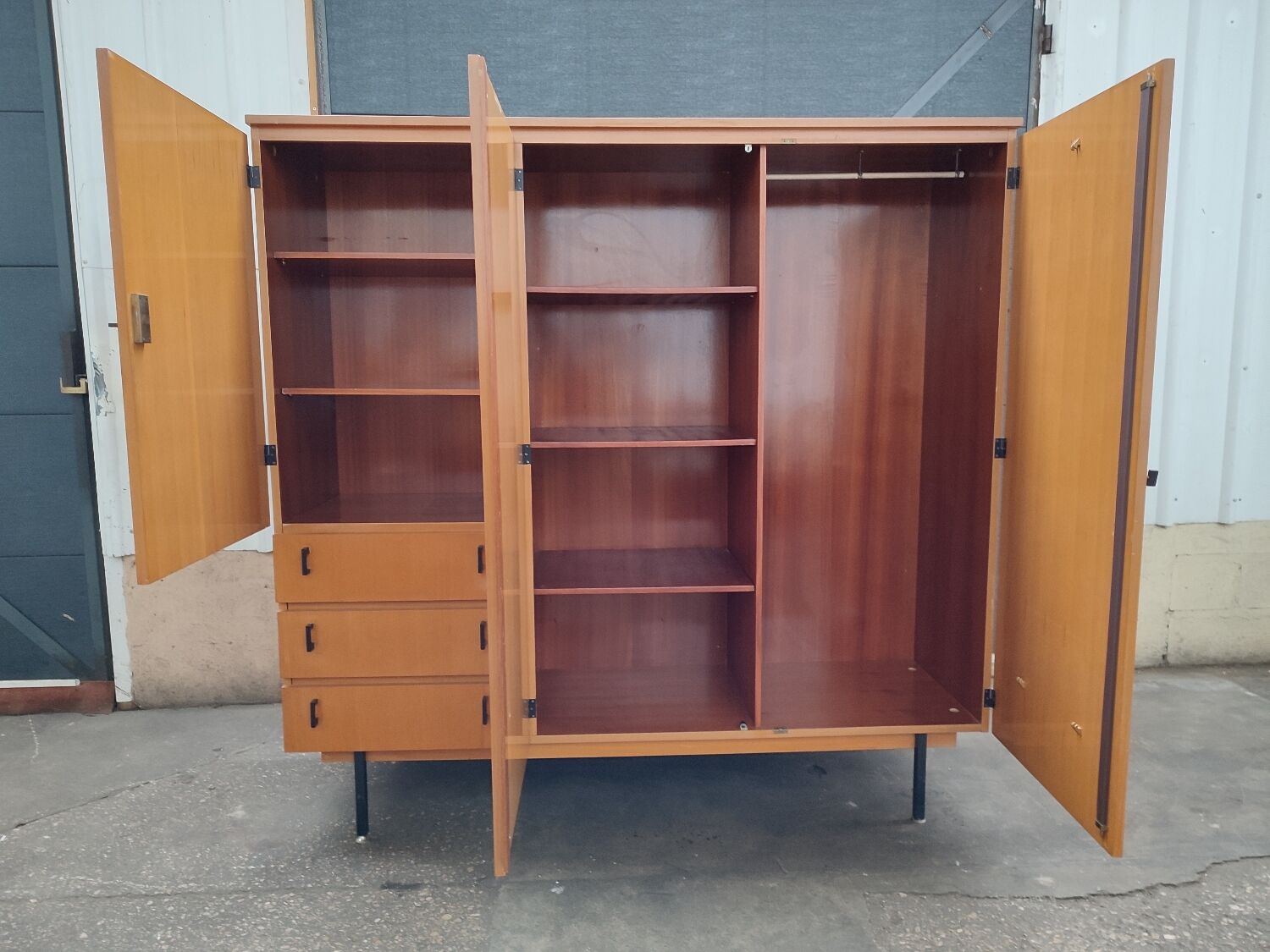 Wardrobe André Simard