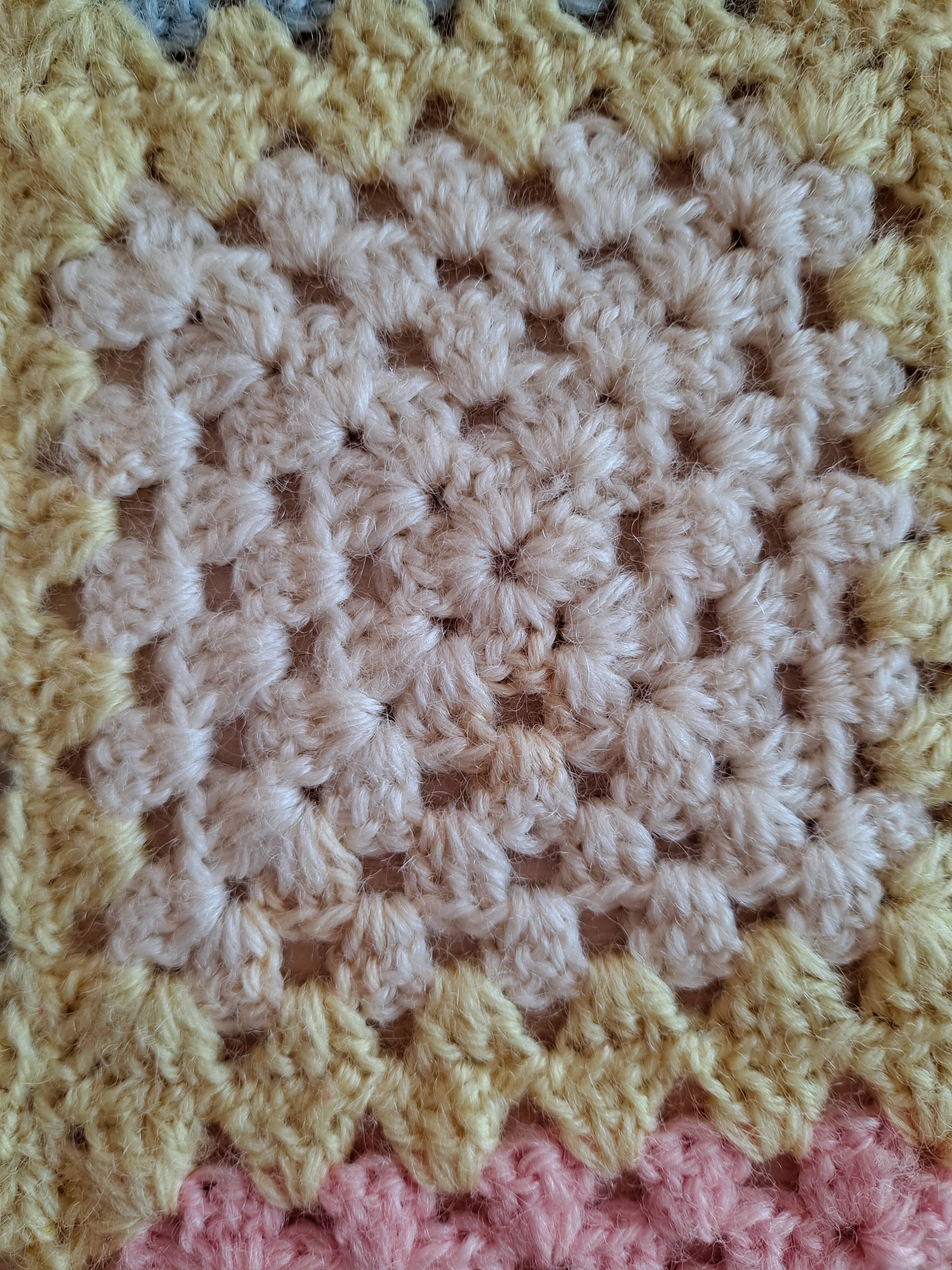 Crocheted baby plaid cover