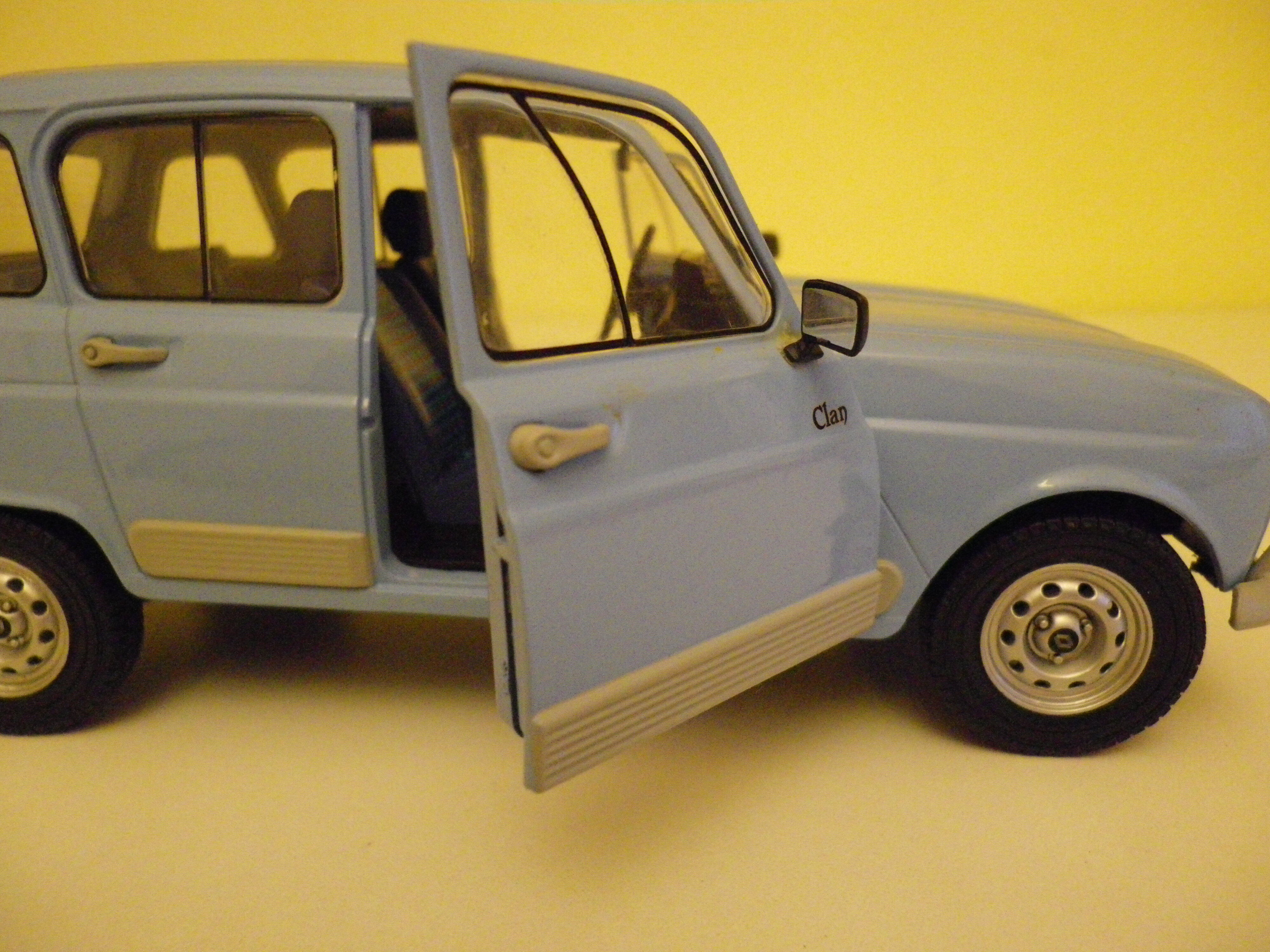 Renault 4 GTL Clan Collection - Solido - 1/18 - in its original box