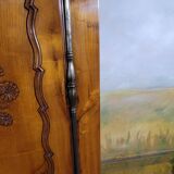 Armoire style Louis XV en merisier sculpté