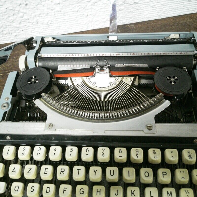Brother De Luxe typewriter