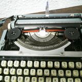Brother De Luxe typewriter