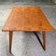 Table de salon pieds compas 50's en chêne 130x90 cm