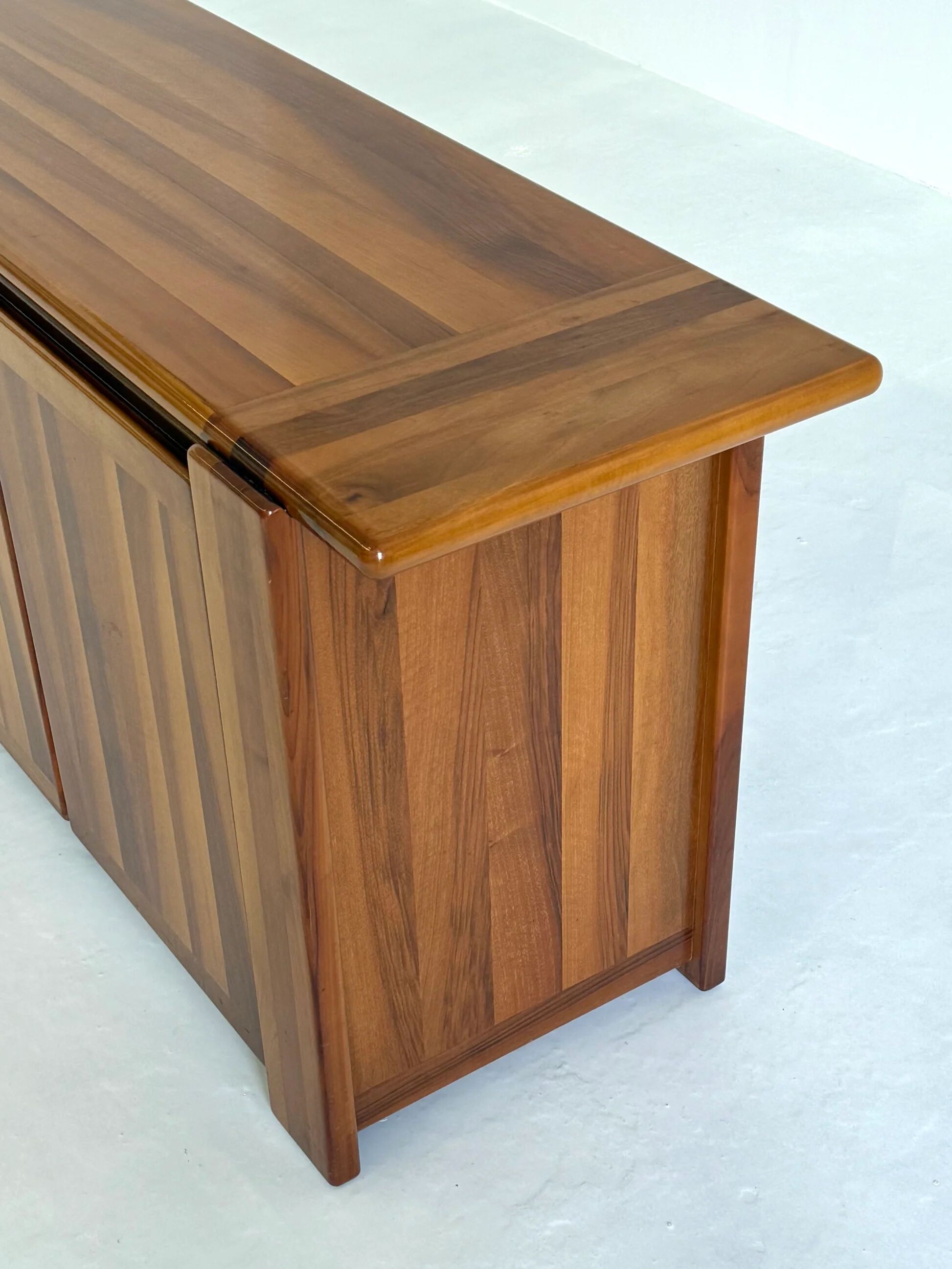 Italian Marengo sideboard by Tarcisio Colzani for Mobilgirgi