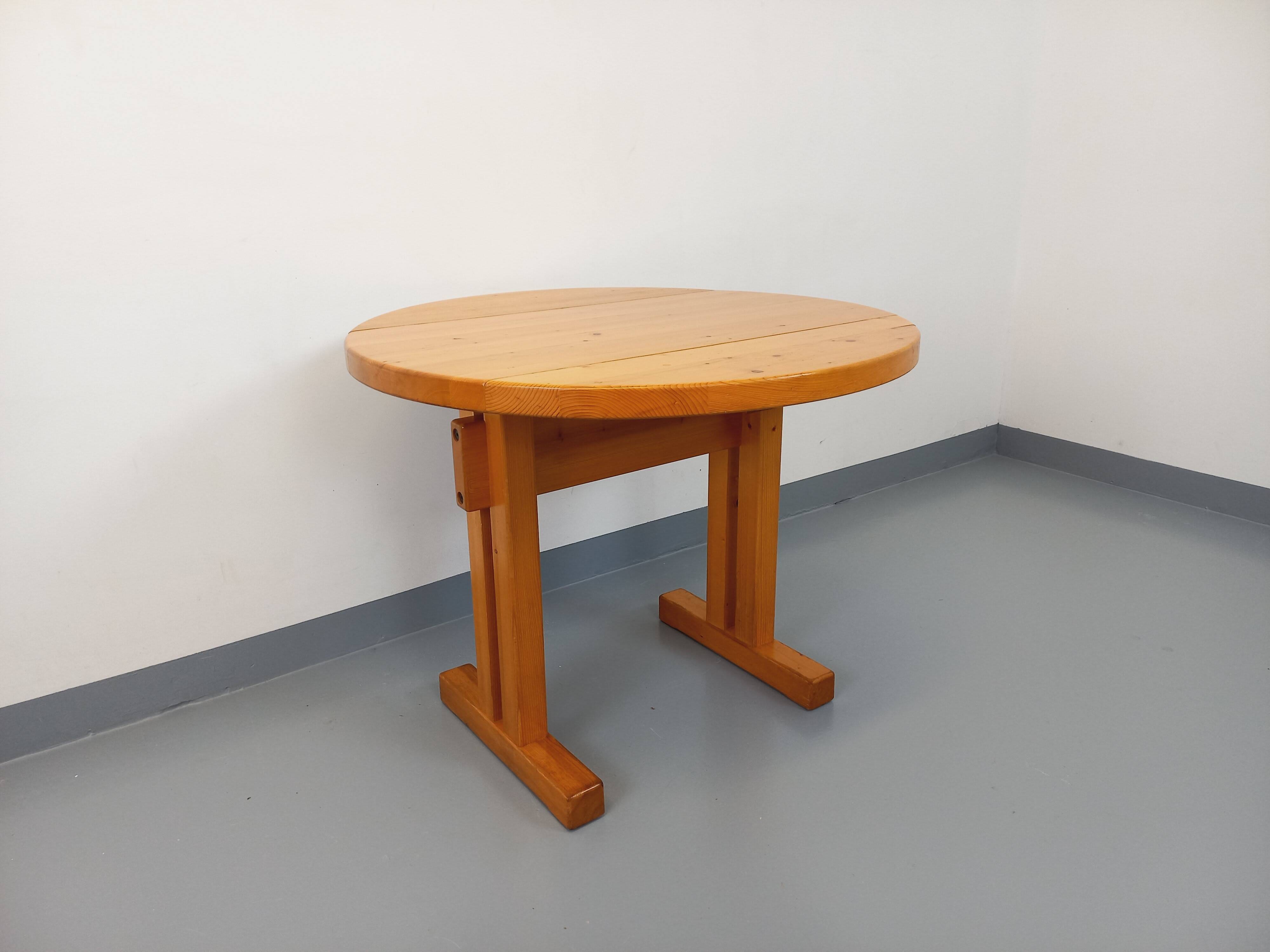 Vintage Charlotte Perriand Les Arcs round pine dining table from the 60s 70s
