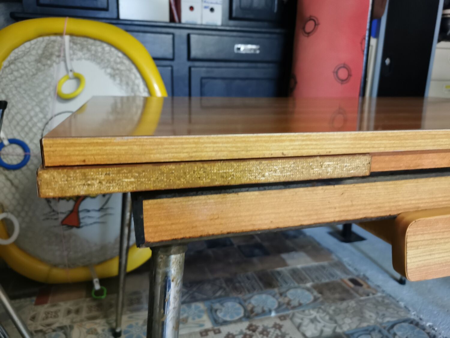 Formica table with extensions