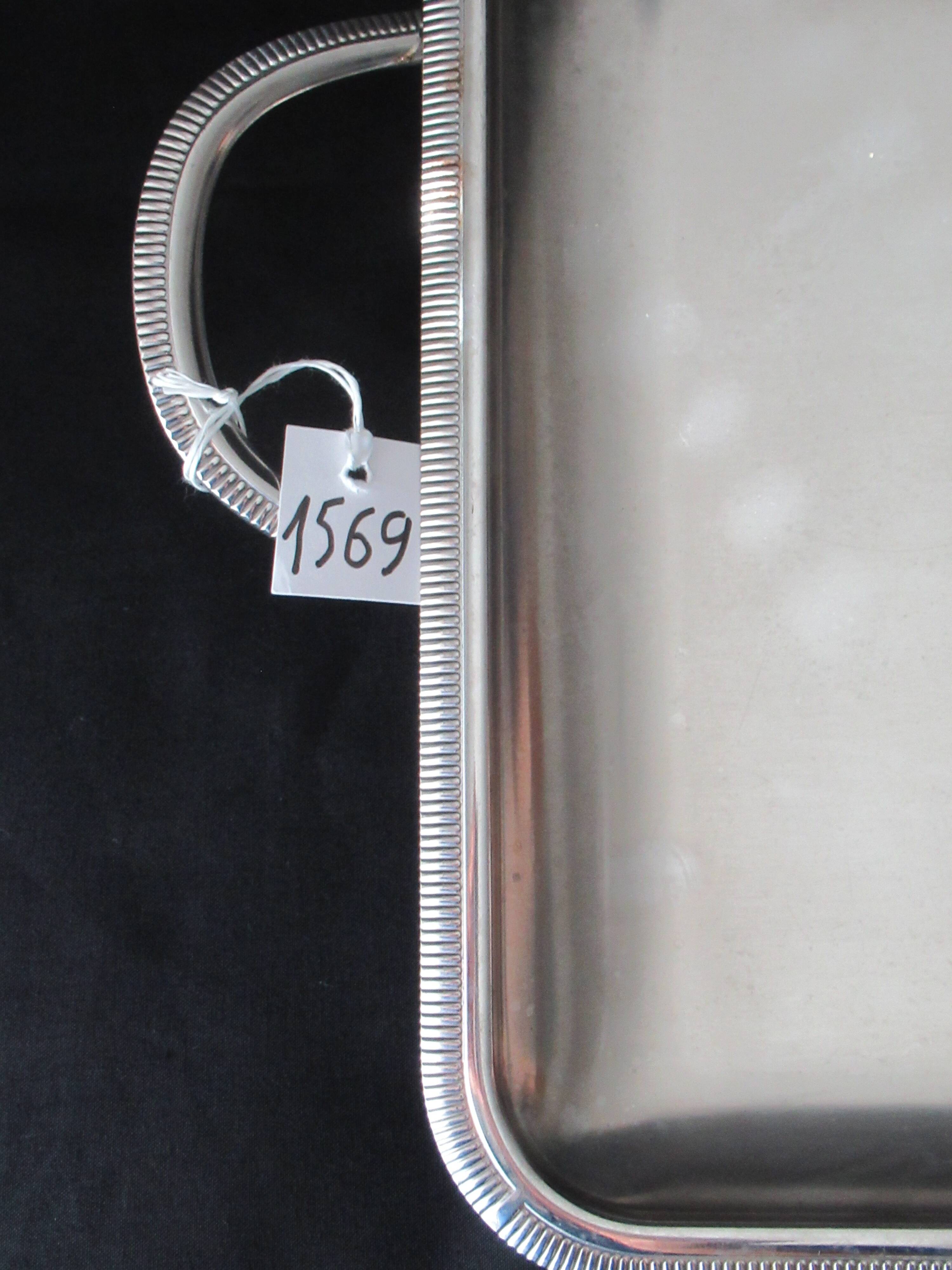 Plateau rectangulaire en métal par Remy Létang