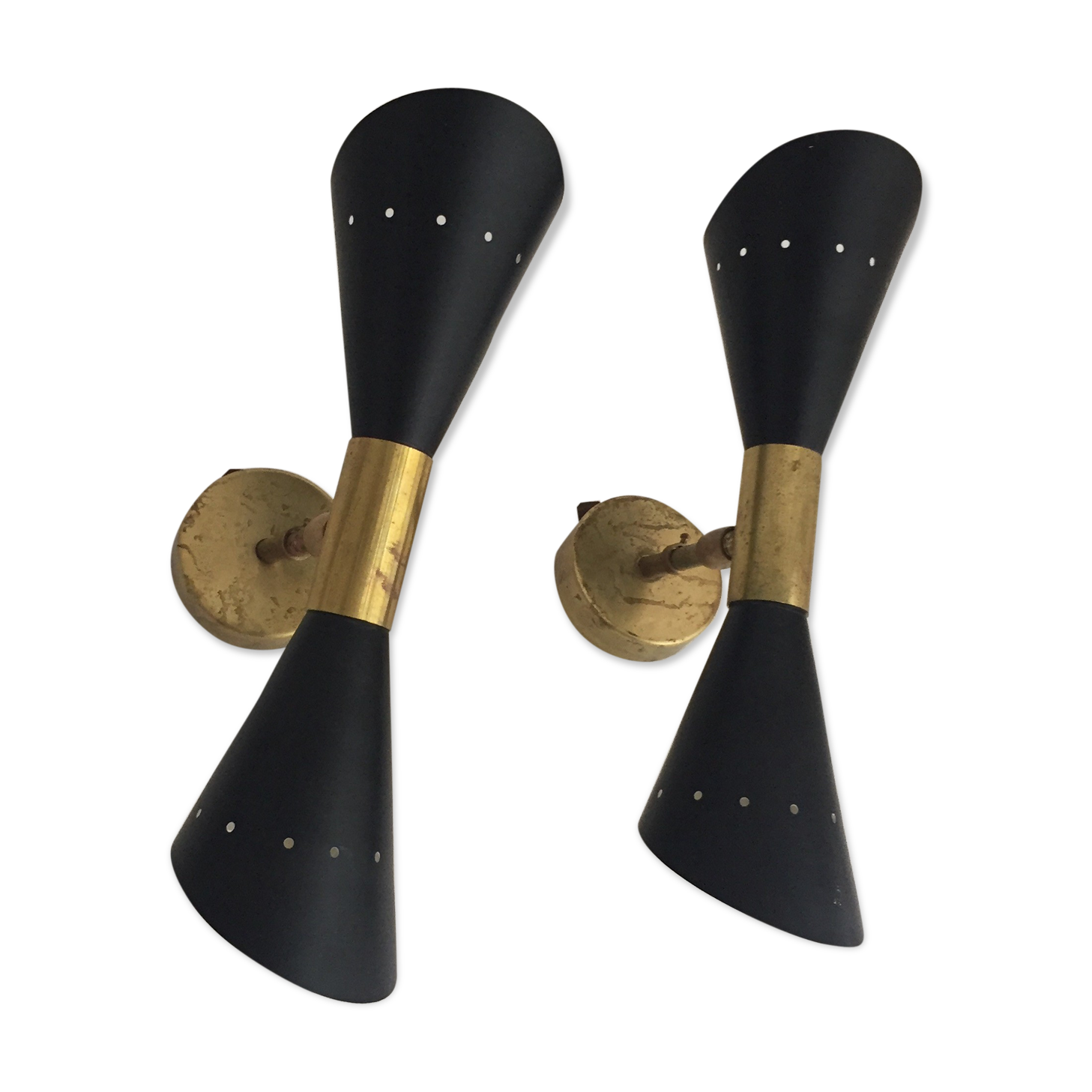 Recent wall lamps in the style of the Italian creations of the 50s