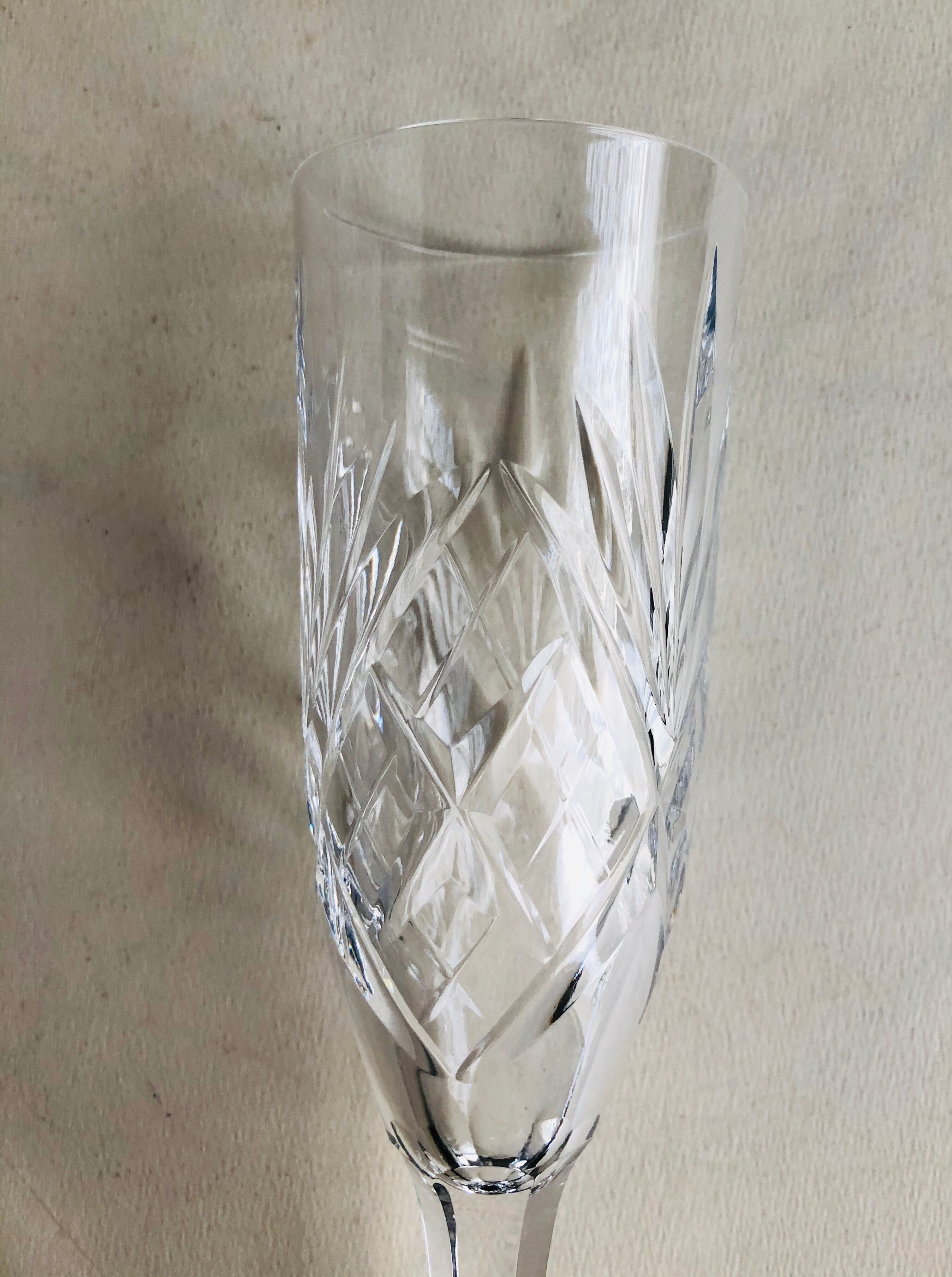 6 Champagne flutes in cut crystal of Saint Louis chantilly model