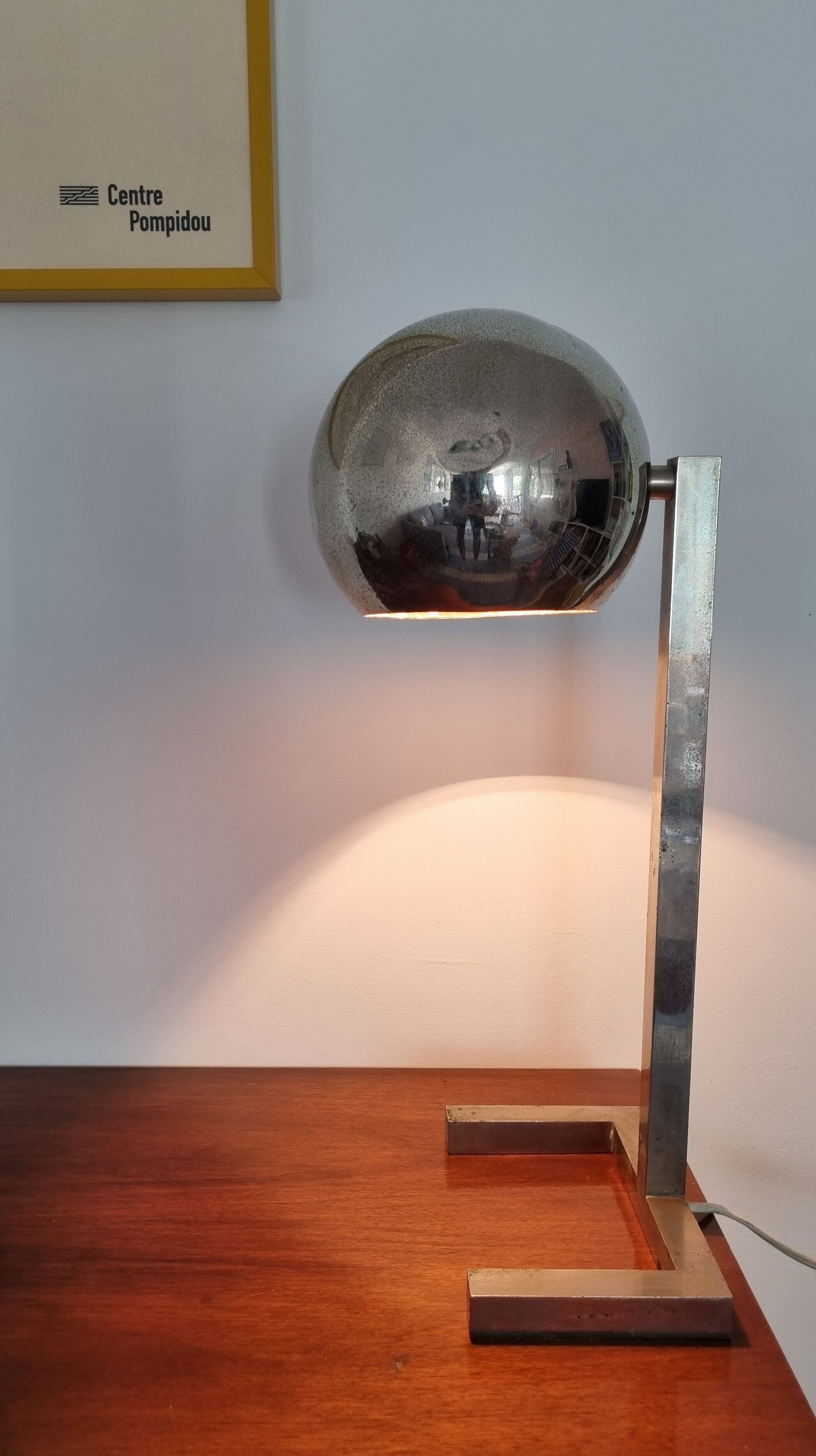 Eyeball vintage metal lamp
