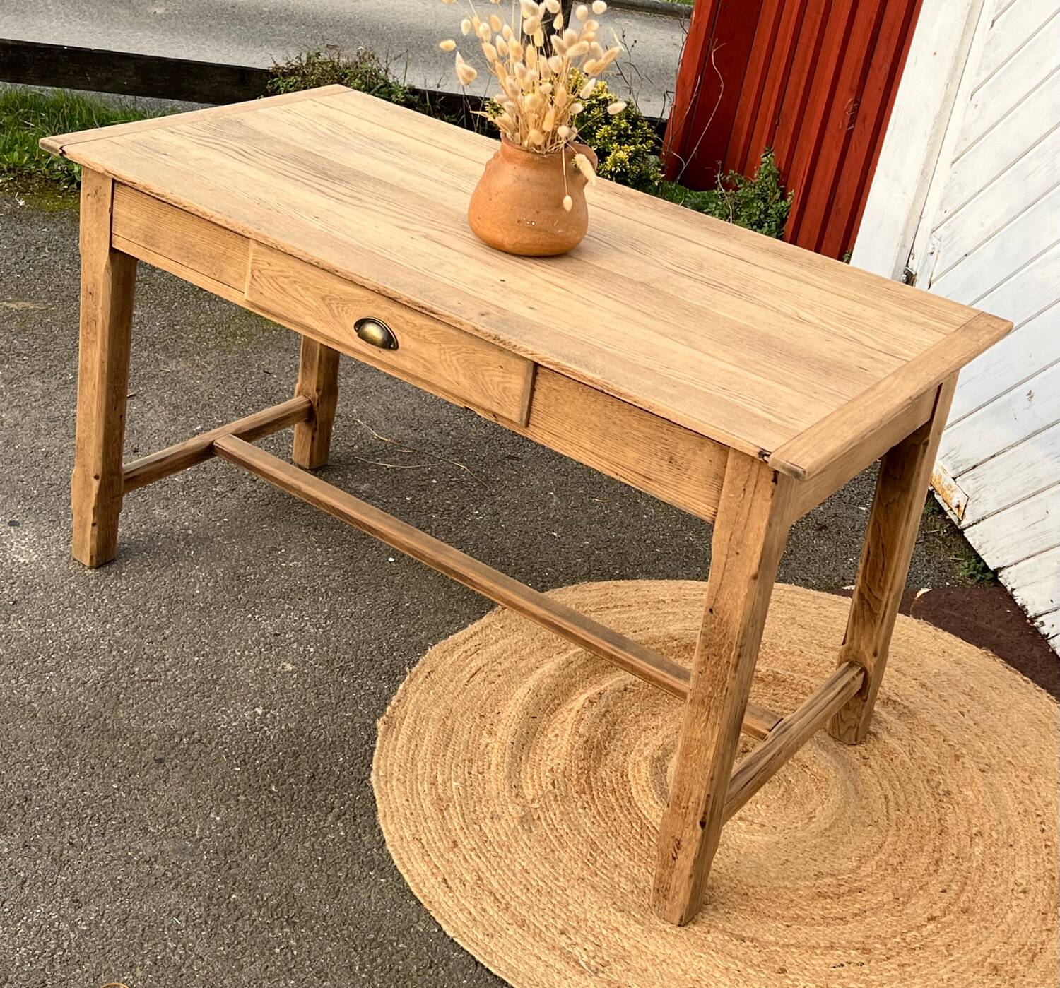 Antique farmhouse table with 1 drawer - 6 people