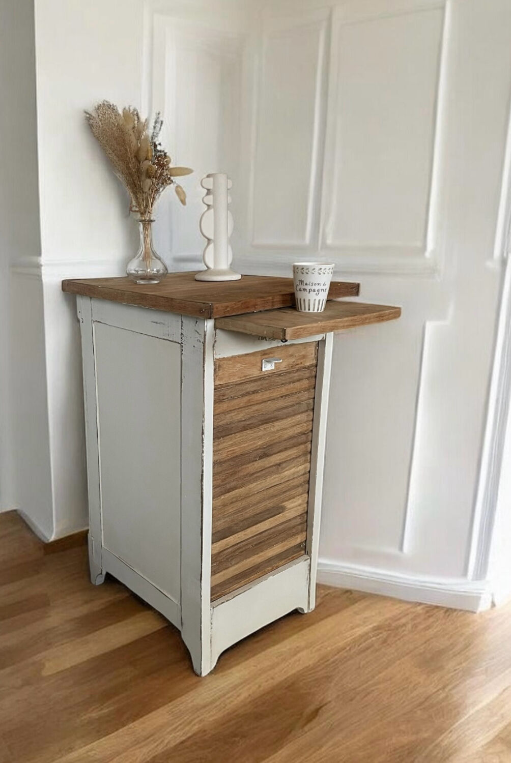 Set of occasional furniture