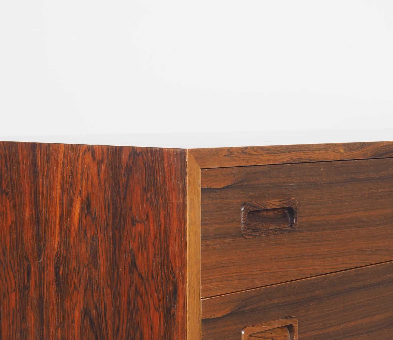 Hundevad Rosewood chest of drawers on high legs, 1960's