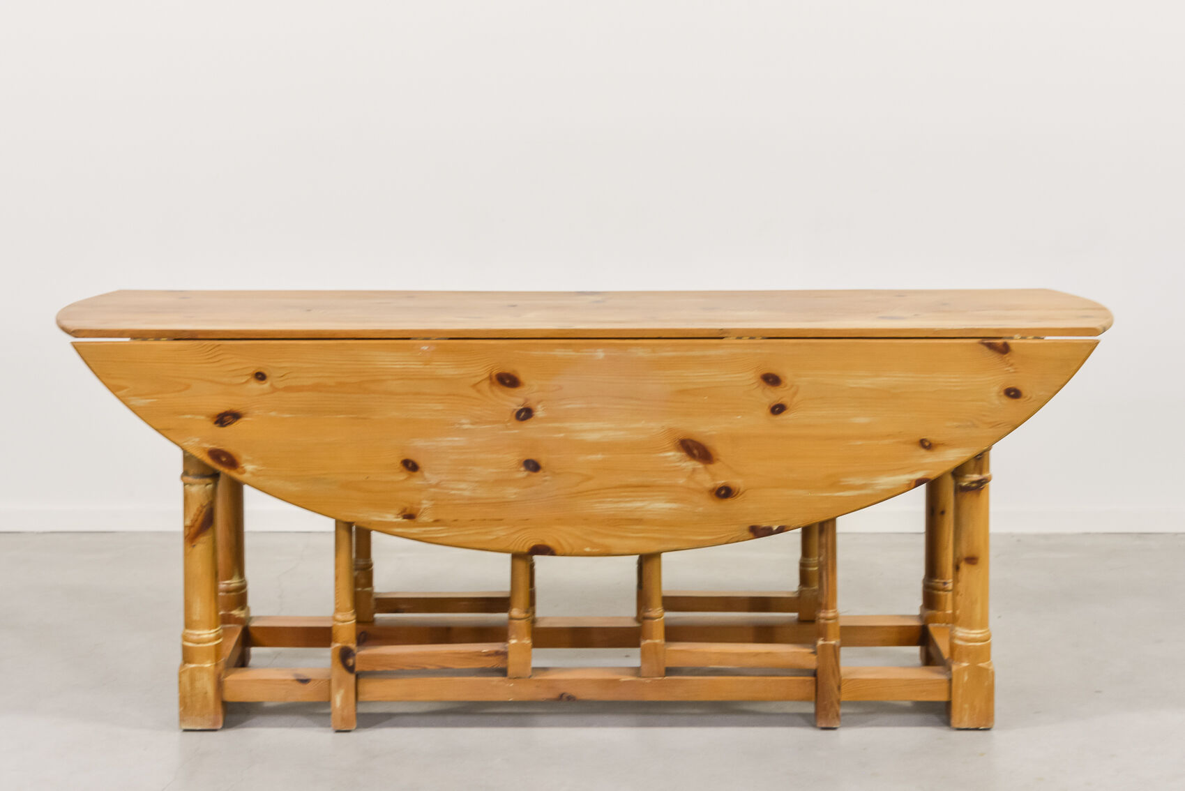 Table gateleg en pin scandinave années 1970