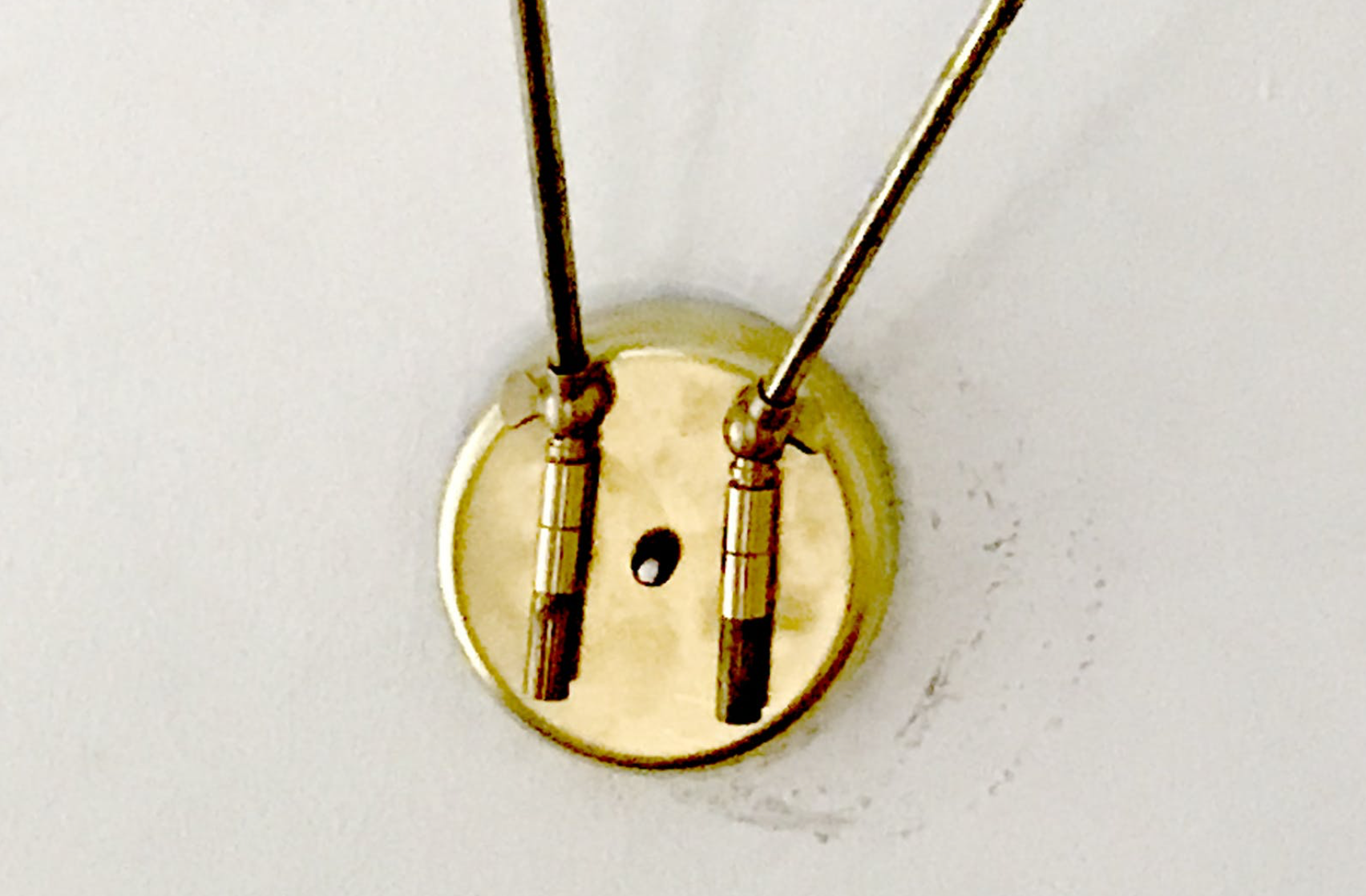 Wall mounted articulated 2-arm brass