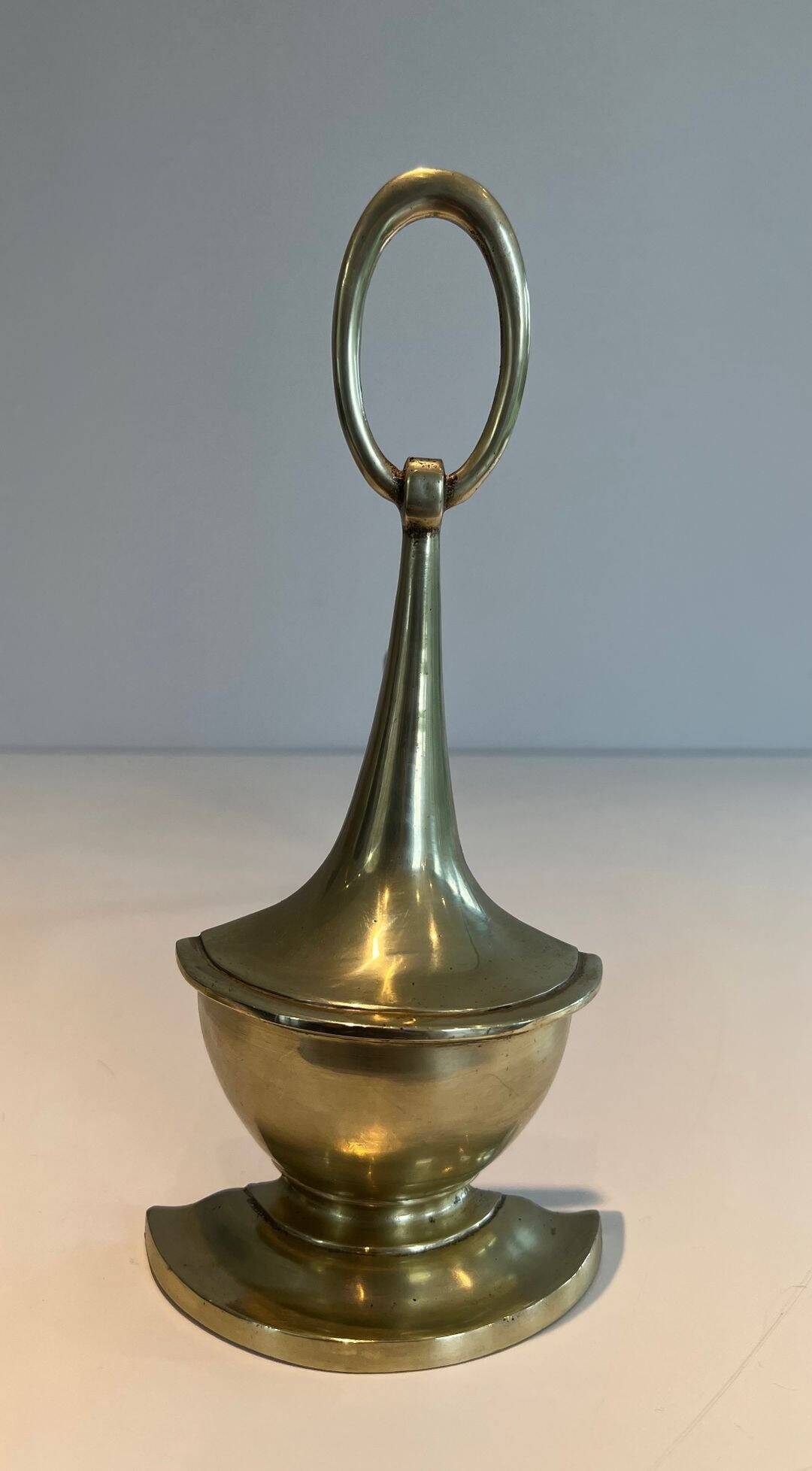 Paire de Chenets en Bronze Néoclassiques en Forme de Lampes Antiques à Anne