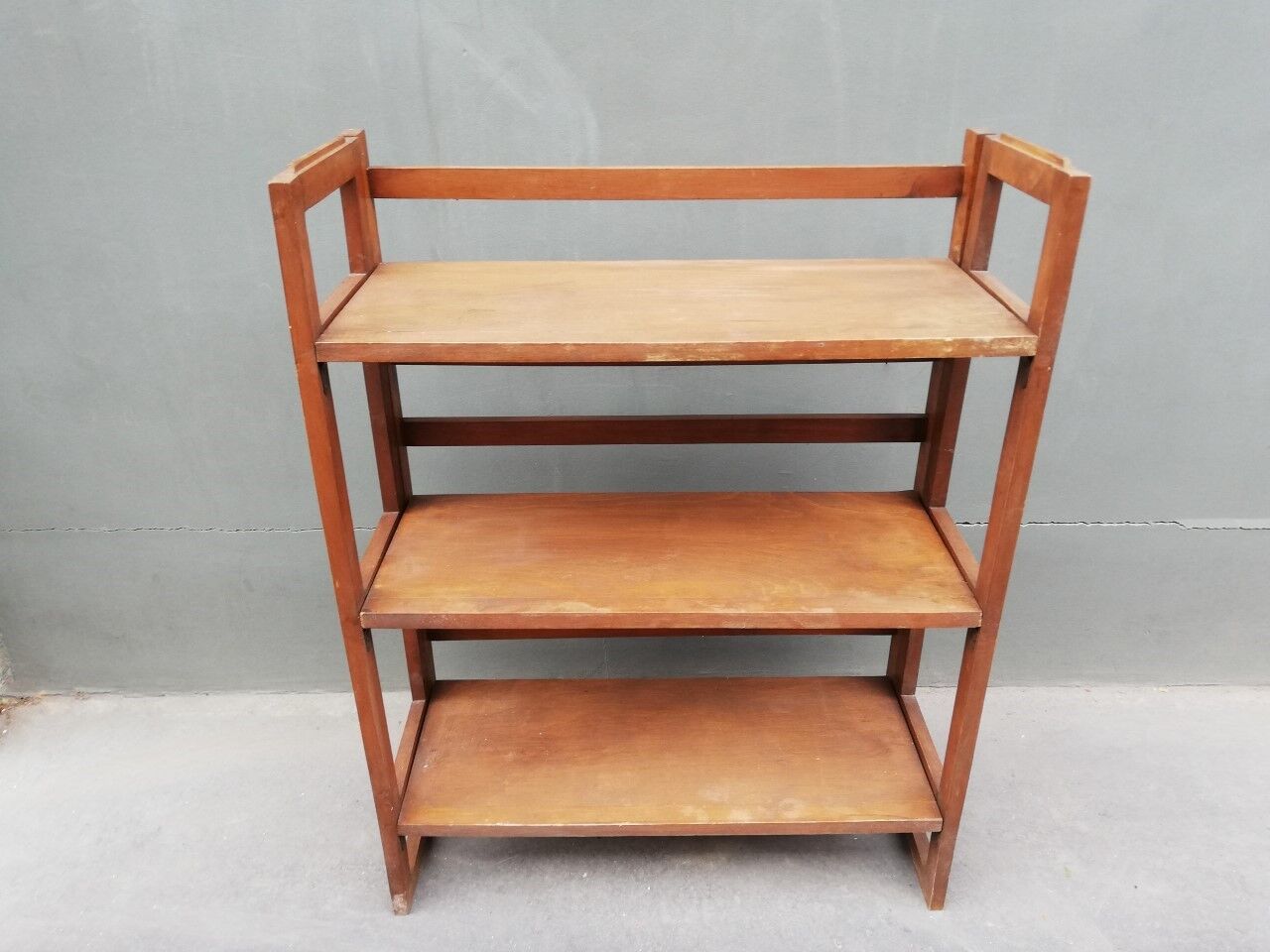 Foldable shelf