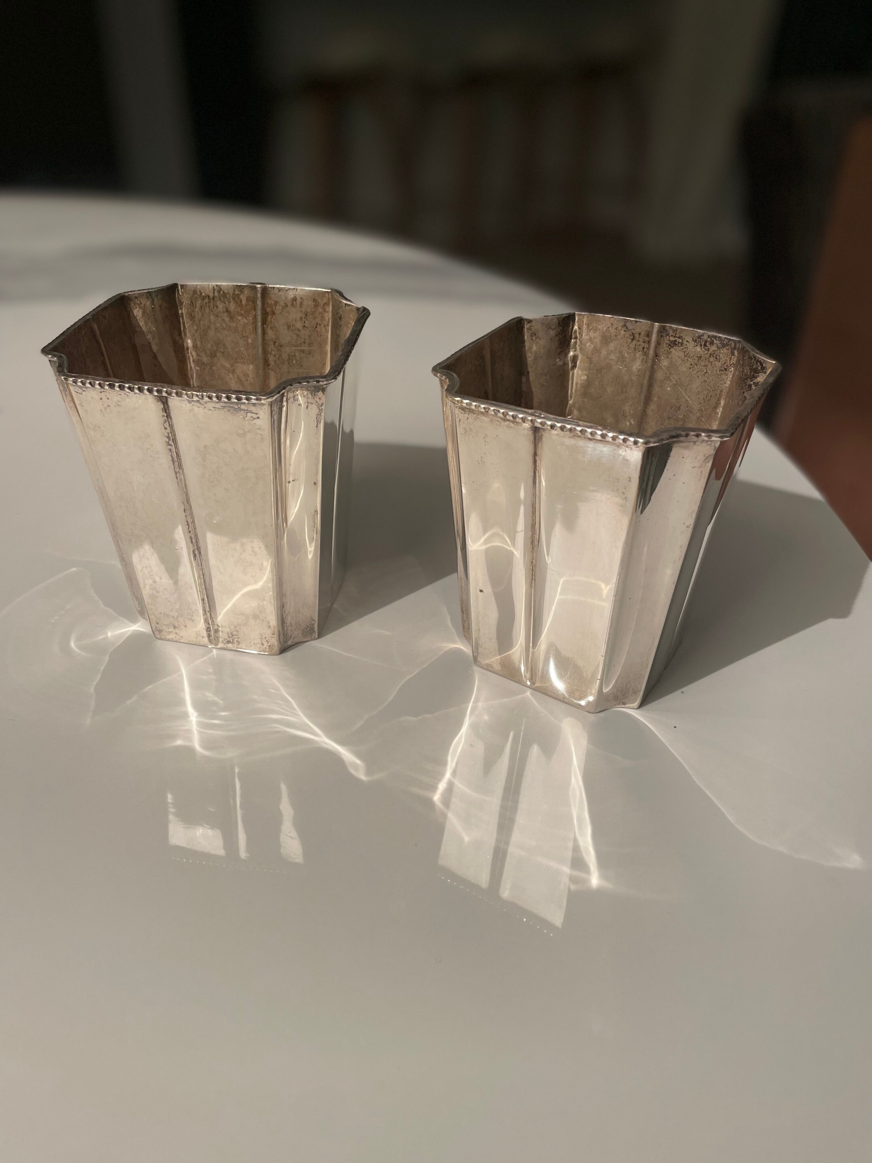 Pot cover, silver metal centerpiece