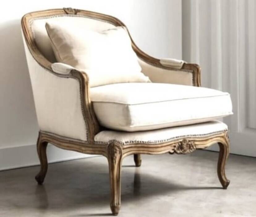 Fauteuil classique en bois massif