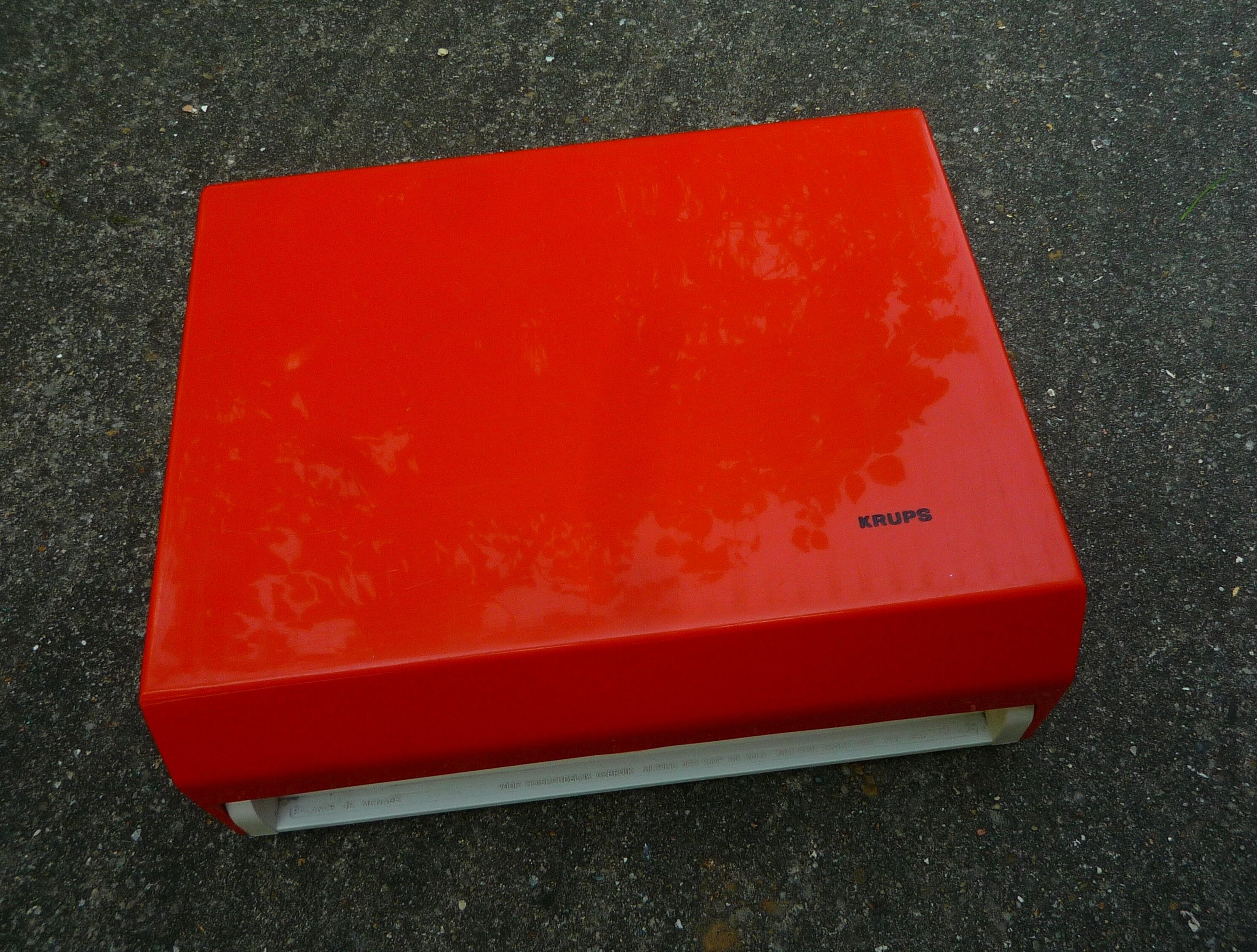 Krupps wall-mounted kitchen scale, orange, vintage 70s
