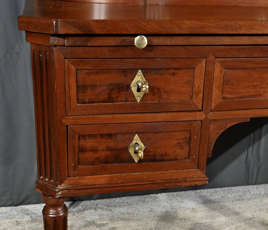 Louis XVI desk in Cuban mahogany – Late 18th century
