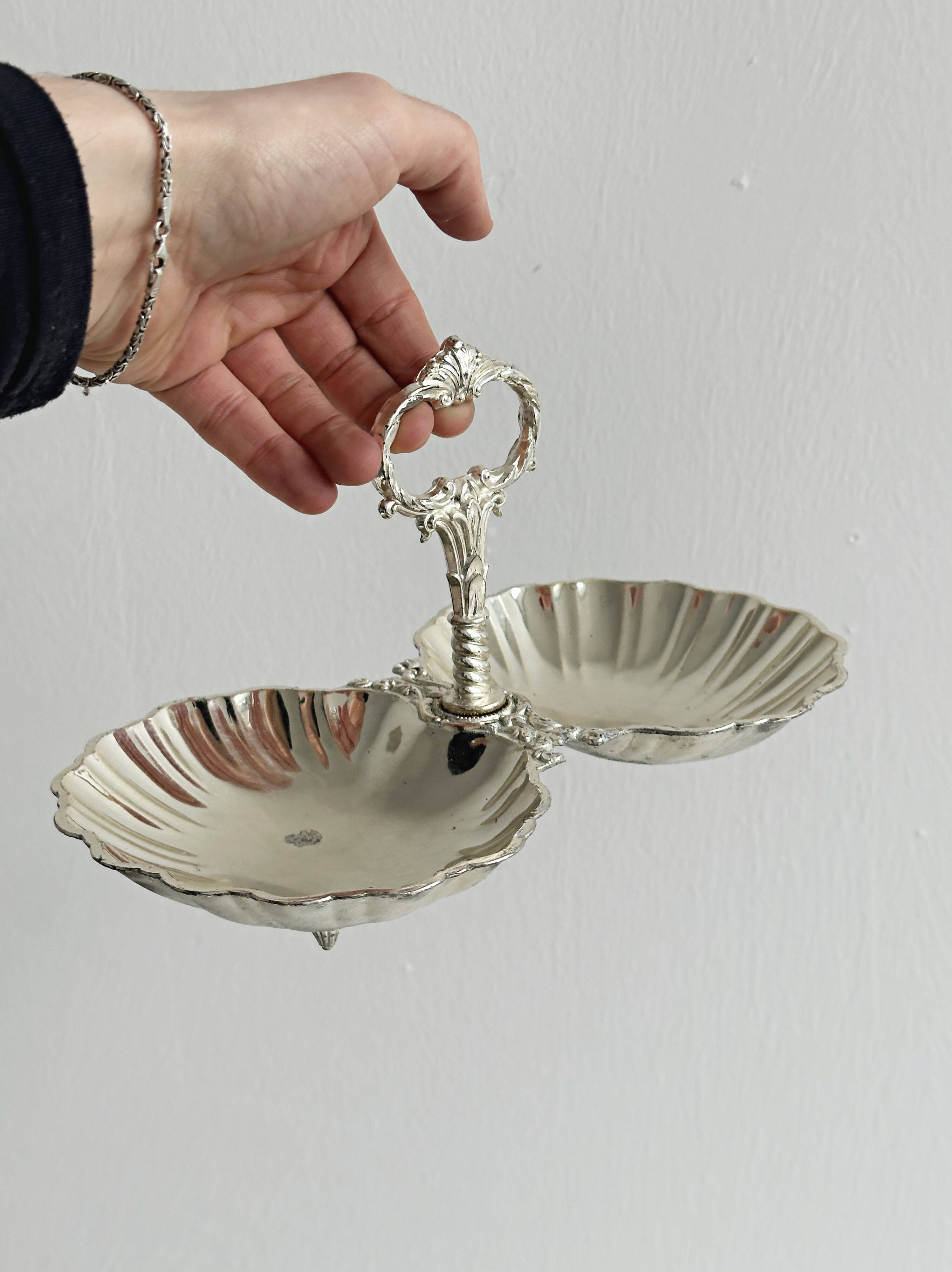 Metal presentation plate