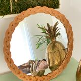 Vintage mirror in round rattan