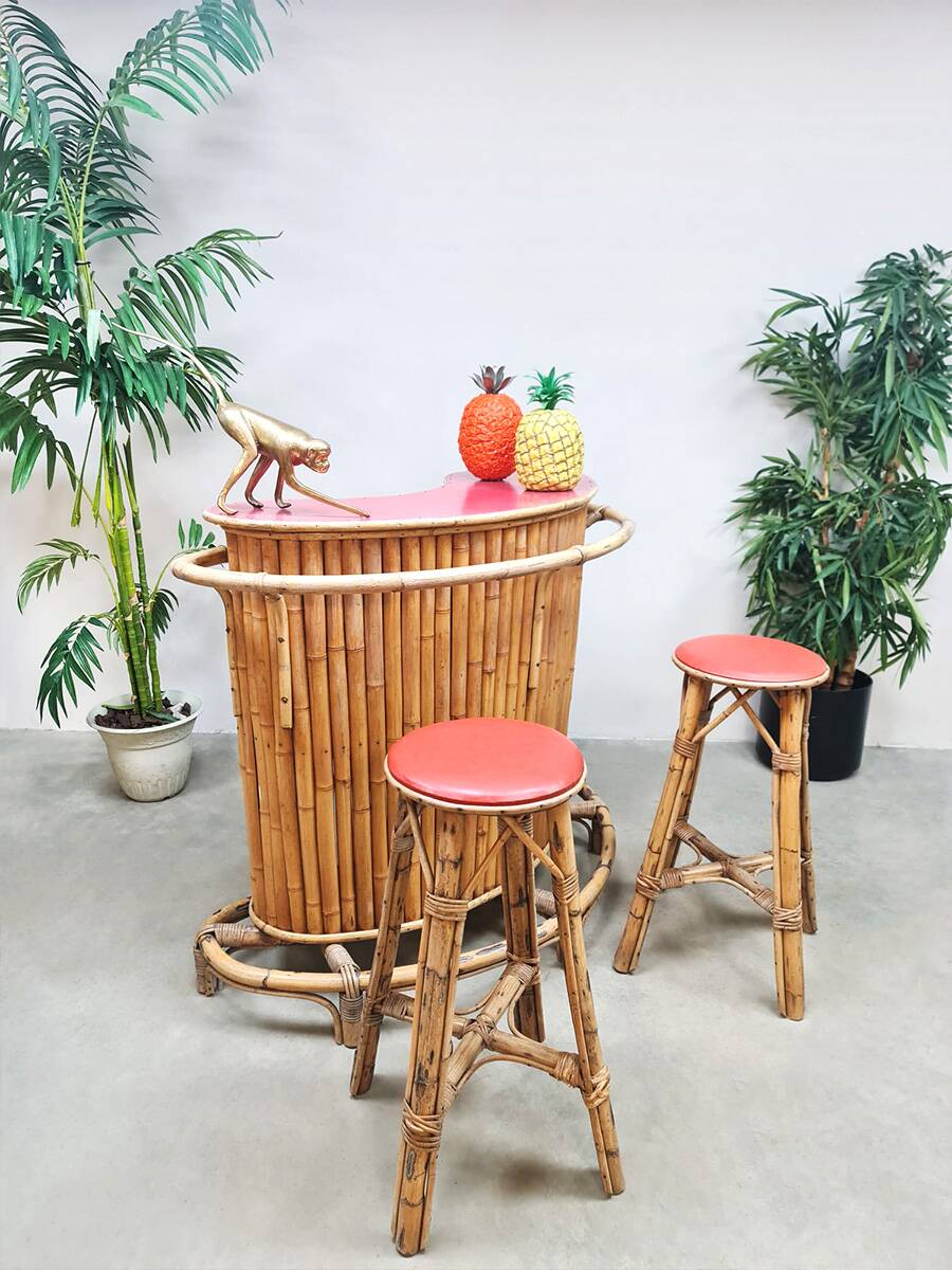 Vintage curved rattan bamboo cocktail bar Tiki bar