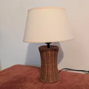 Vintage table lamp in woven rattan, honey colour & beige lampshade –