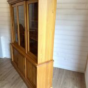 Vaisselier vitré vintage en pin massif, portes coulissantes