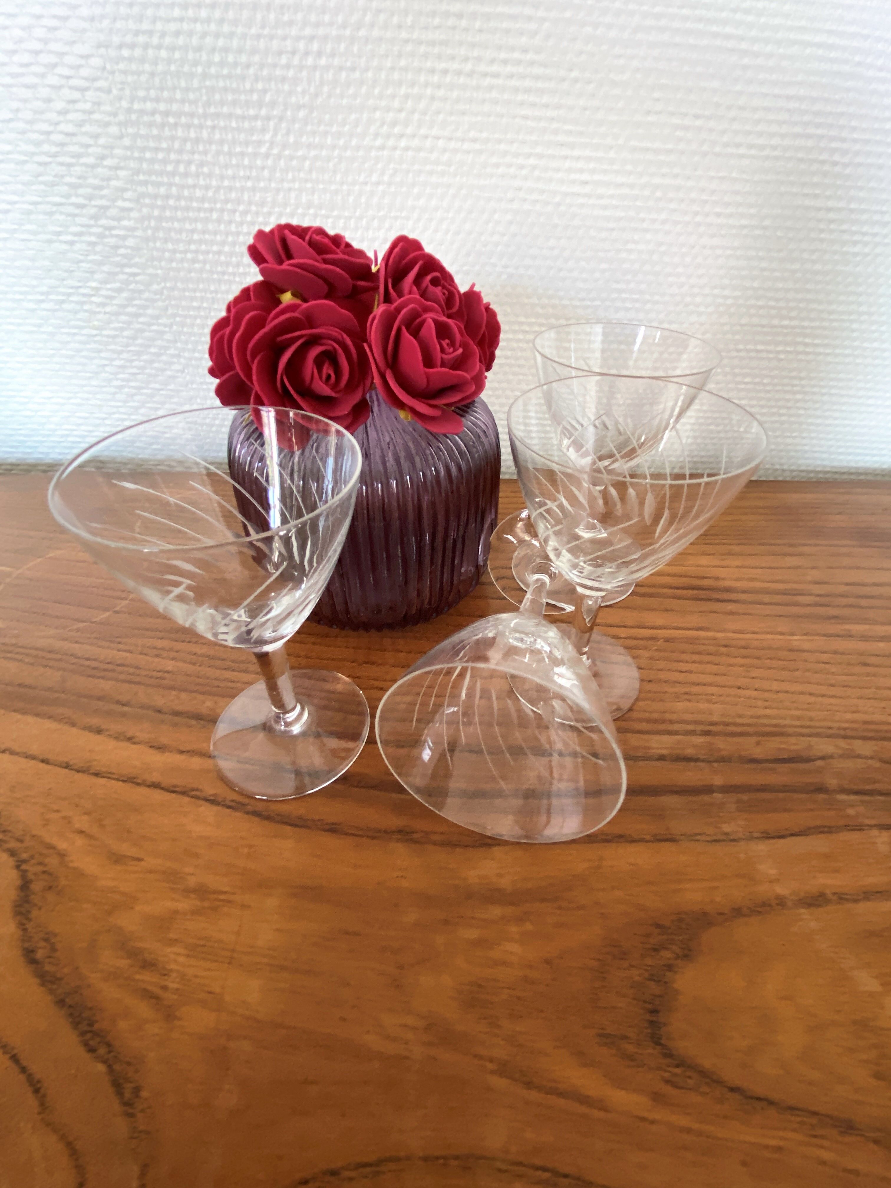 4 white wine glasses in engraved glass 6 cl