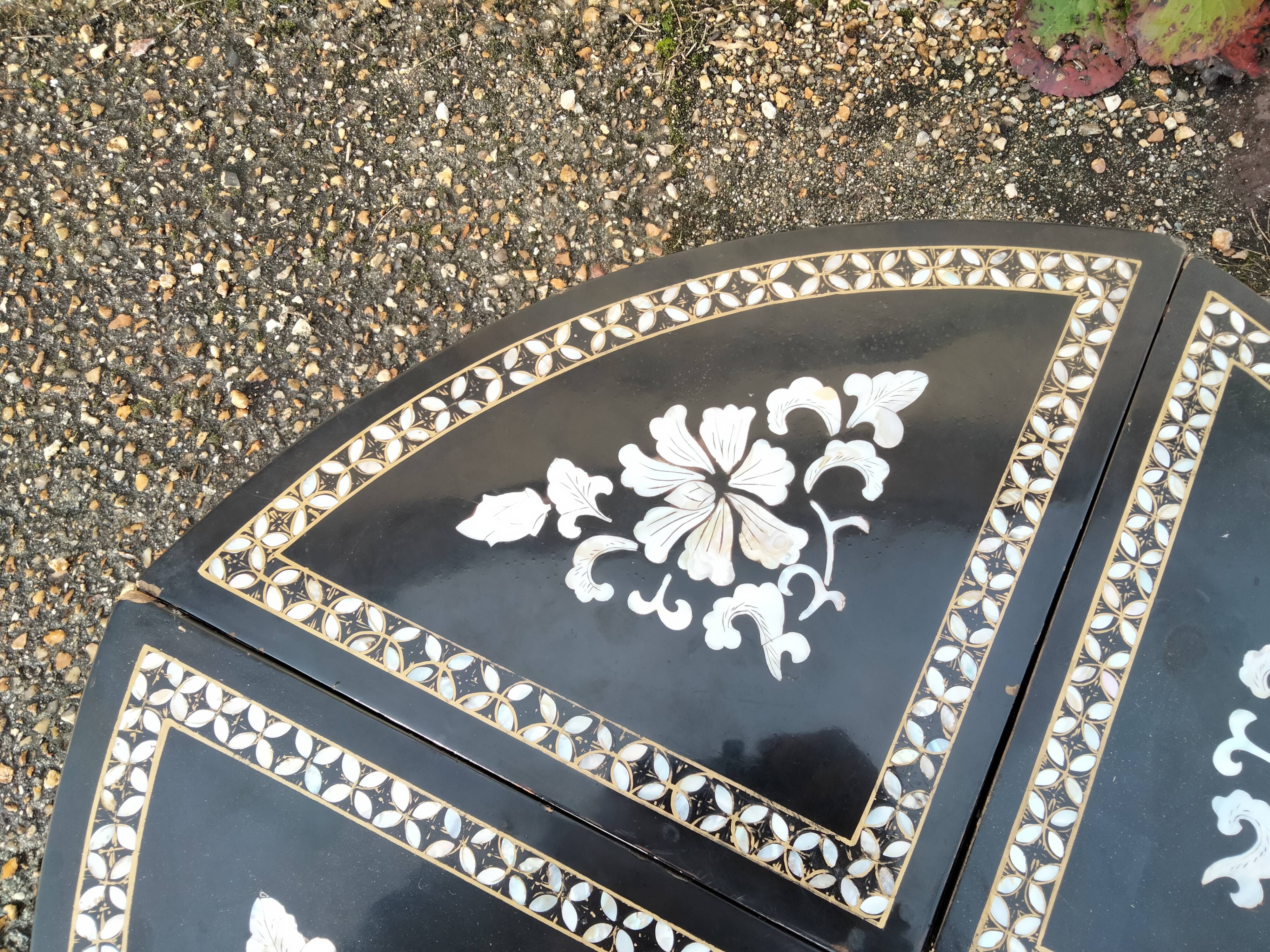 Coffee table Asian décor inlaid with vintage antique mother-of-pearl