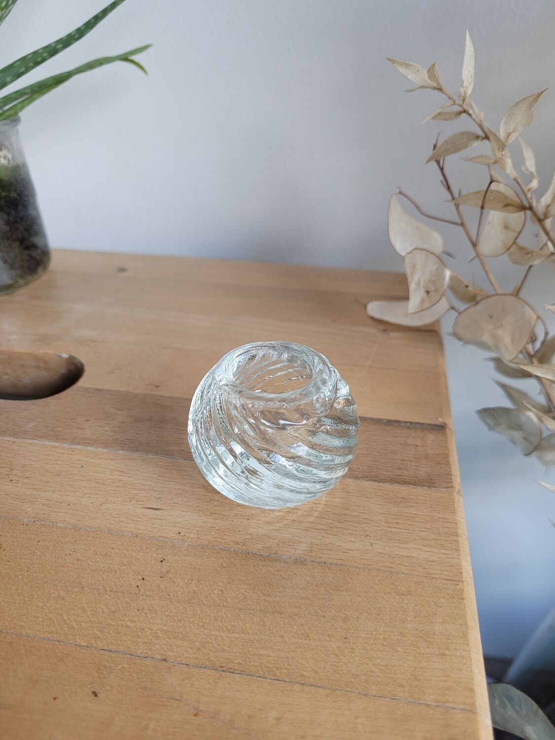Glass candle holder