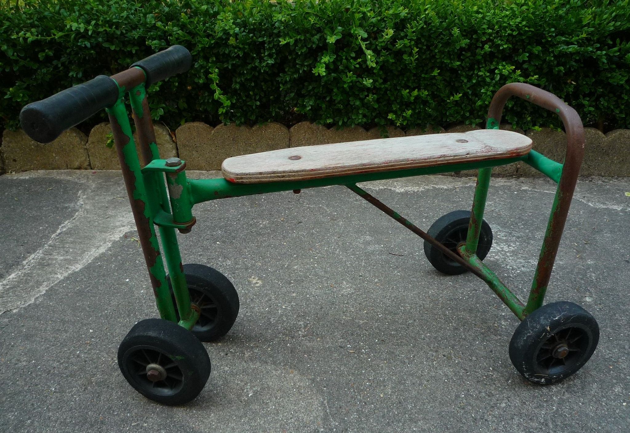 Child wooden and metal carrier, vintage 70s tricycle